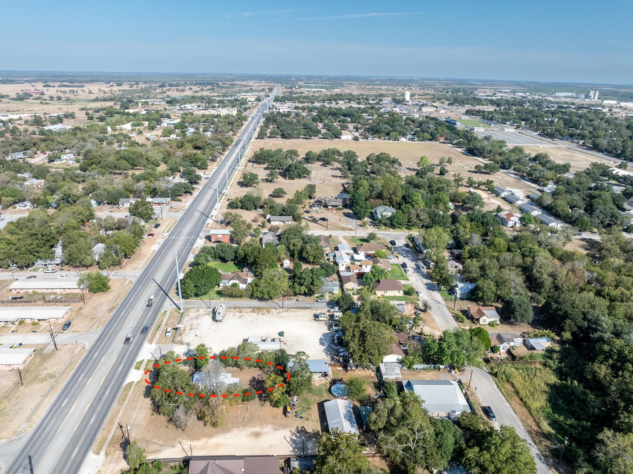 936 Water St, Gonzales, TX 78629