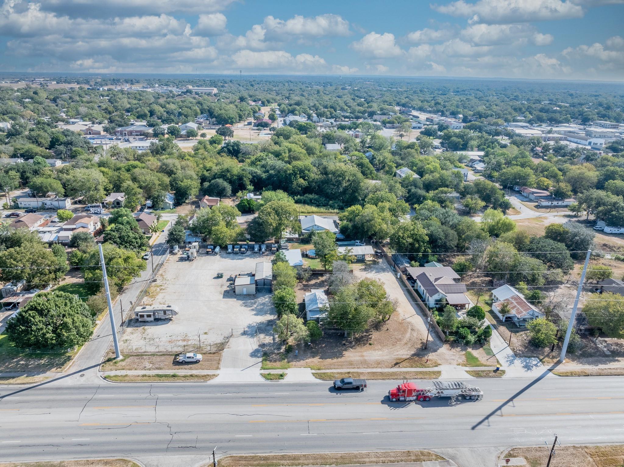 936 Water St, Gonzales, TX 78629