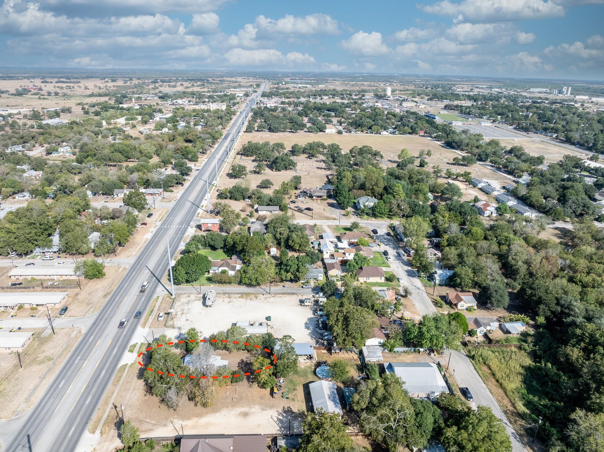 936 Water St, Gonzales, TX 78629