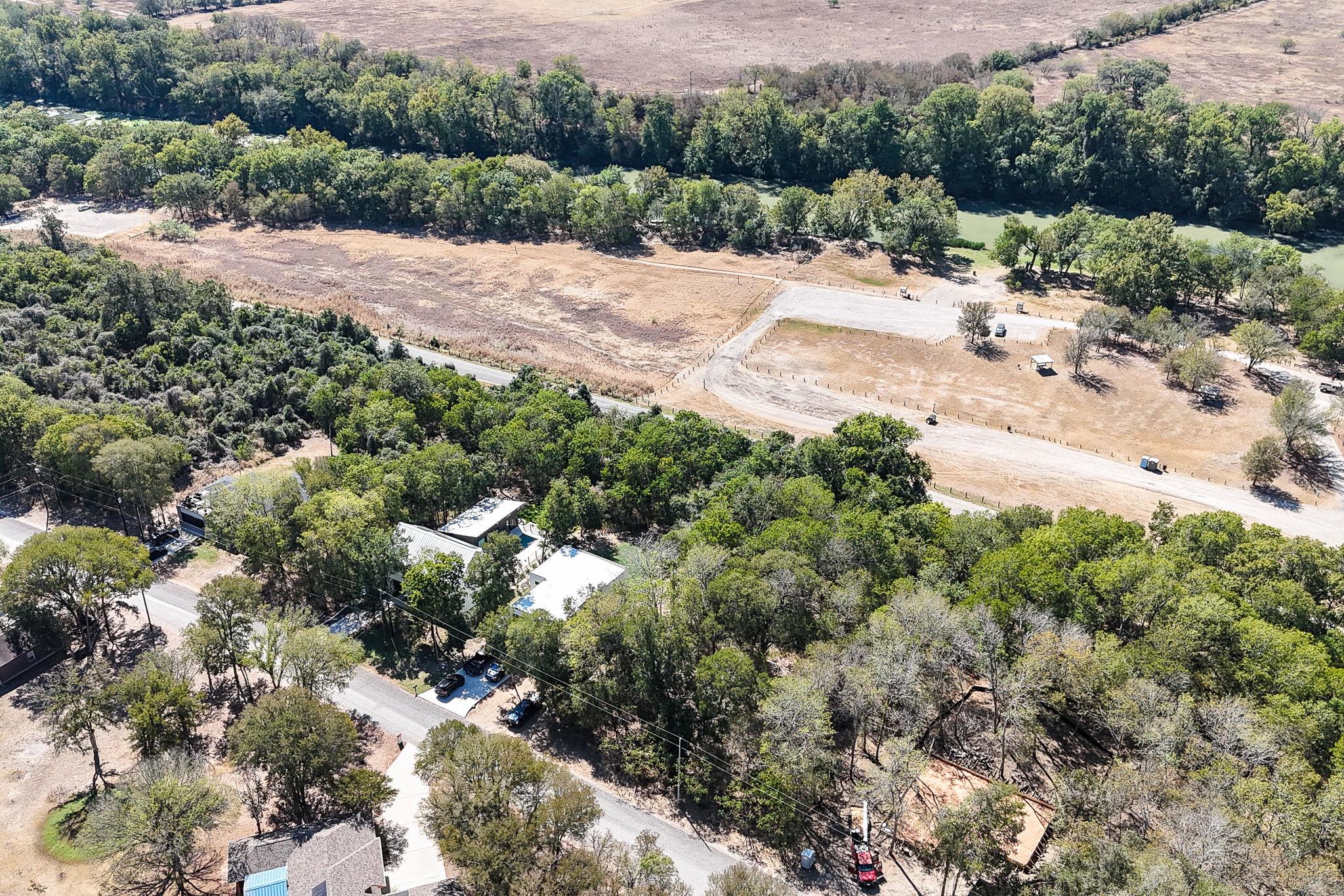 207 Kahana Ln, Bastrop, TX 78602