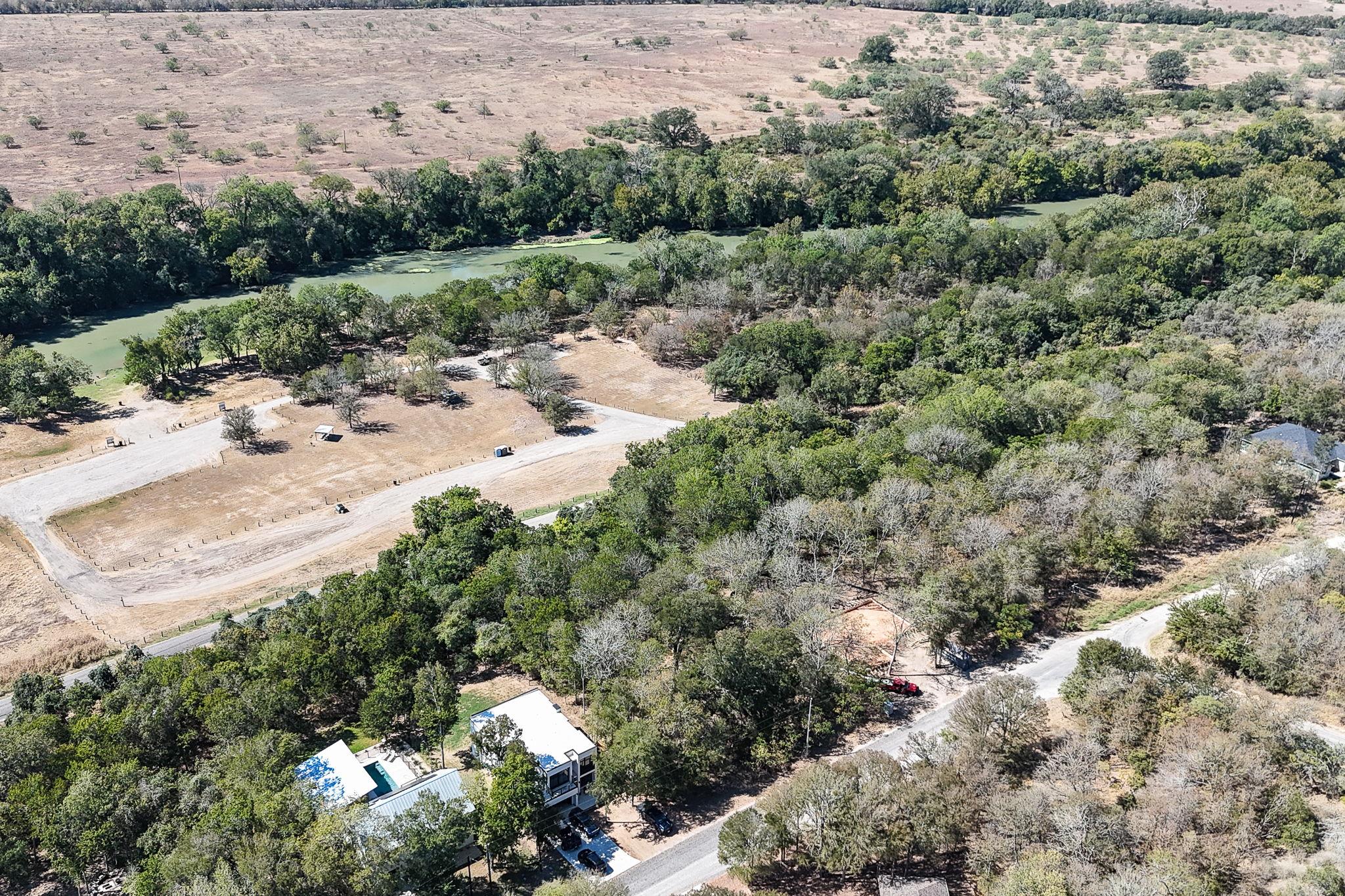 207 Kahana Ln, Bastrop, TX 78602