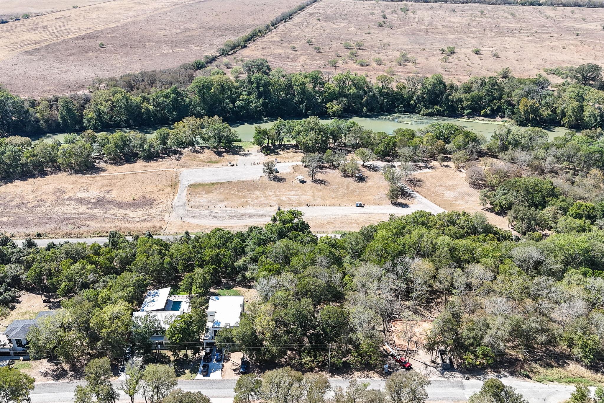 207 Kahana Ln, Bastrop, TX 78602