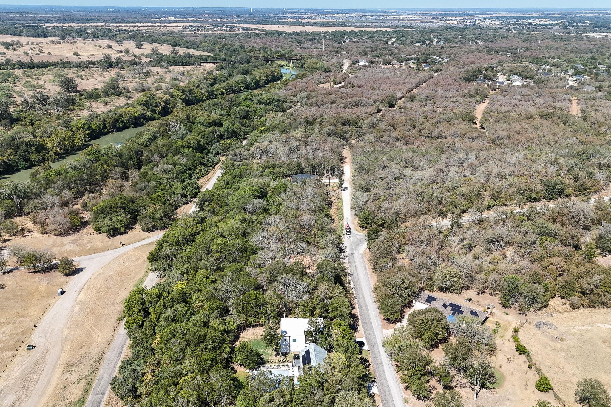 207 Kahana Ln, Bastrop, TX 78602