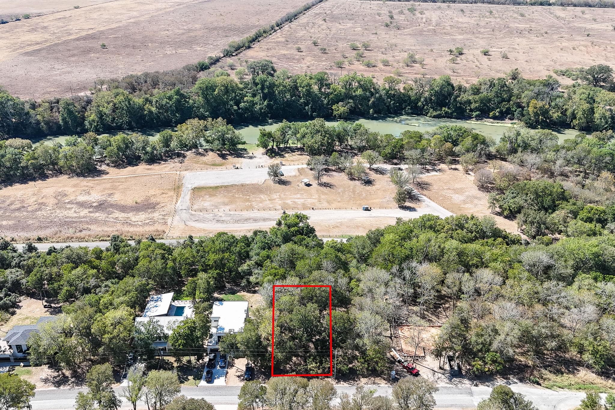 207 Kahana Ln, Bastrop, TX 78602