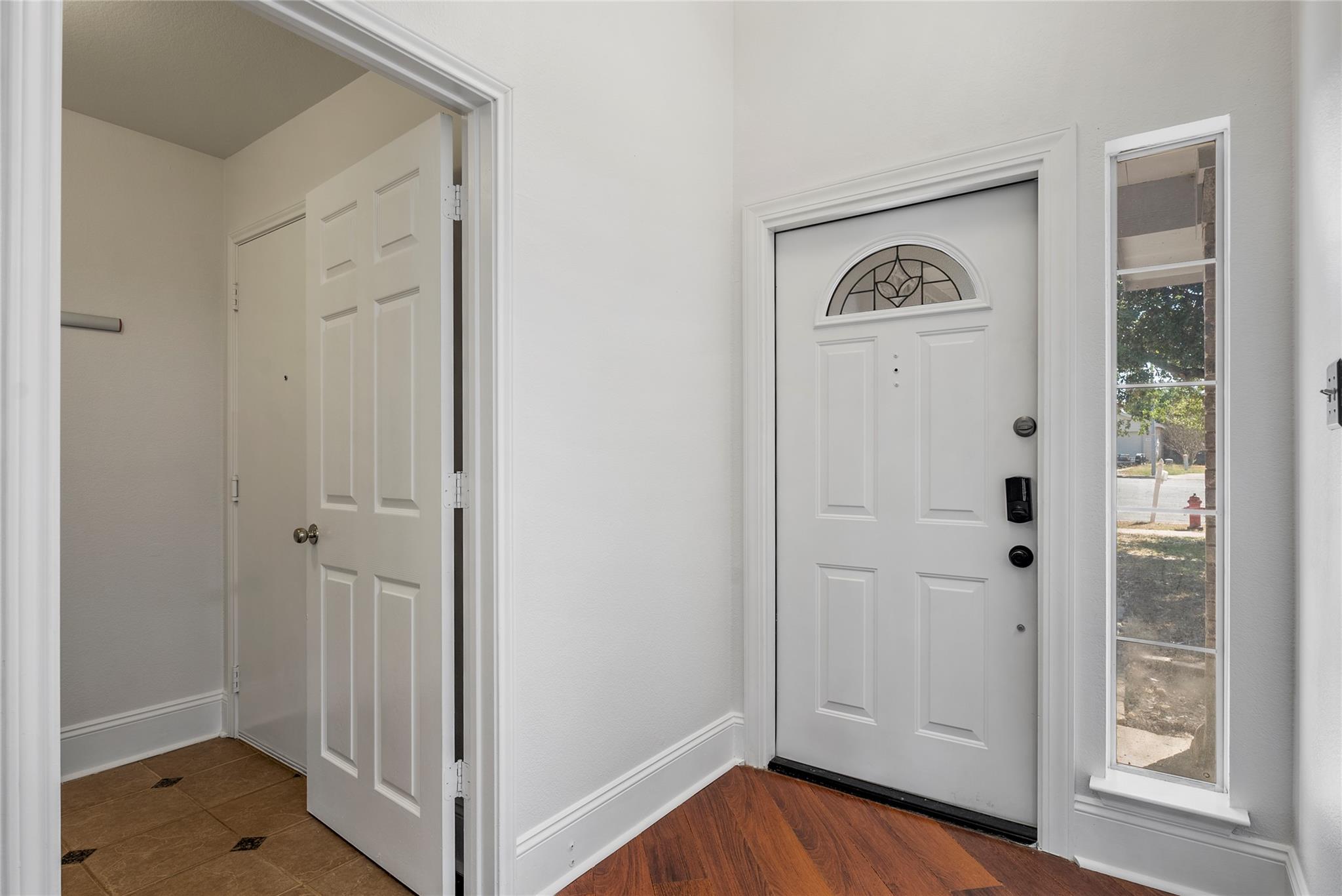 212 Valley Run Trl, Elgin, TX 78621