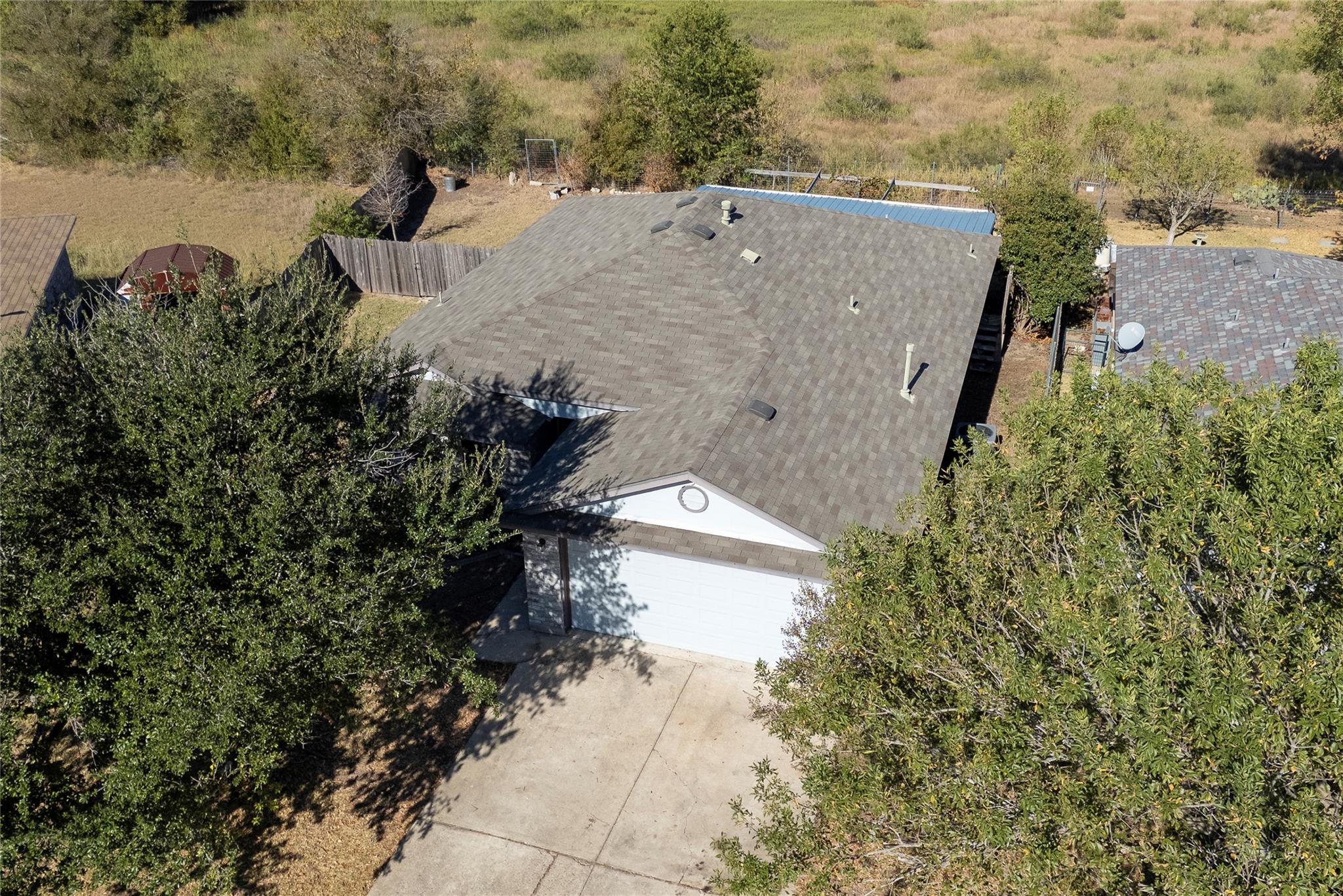 212 Valley Run Trl, Elgin, TX 78621