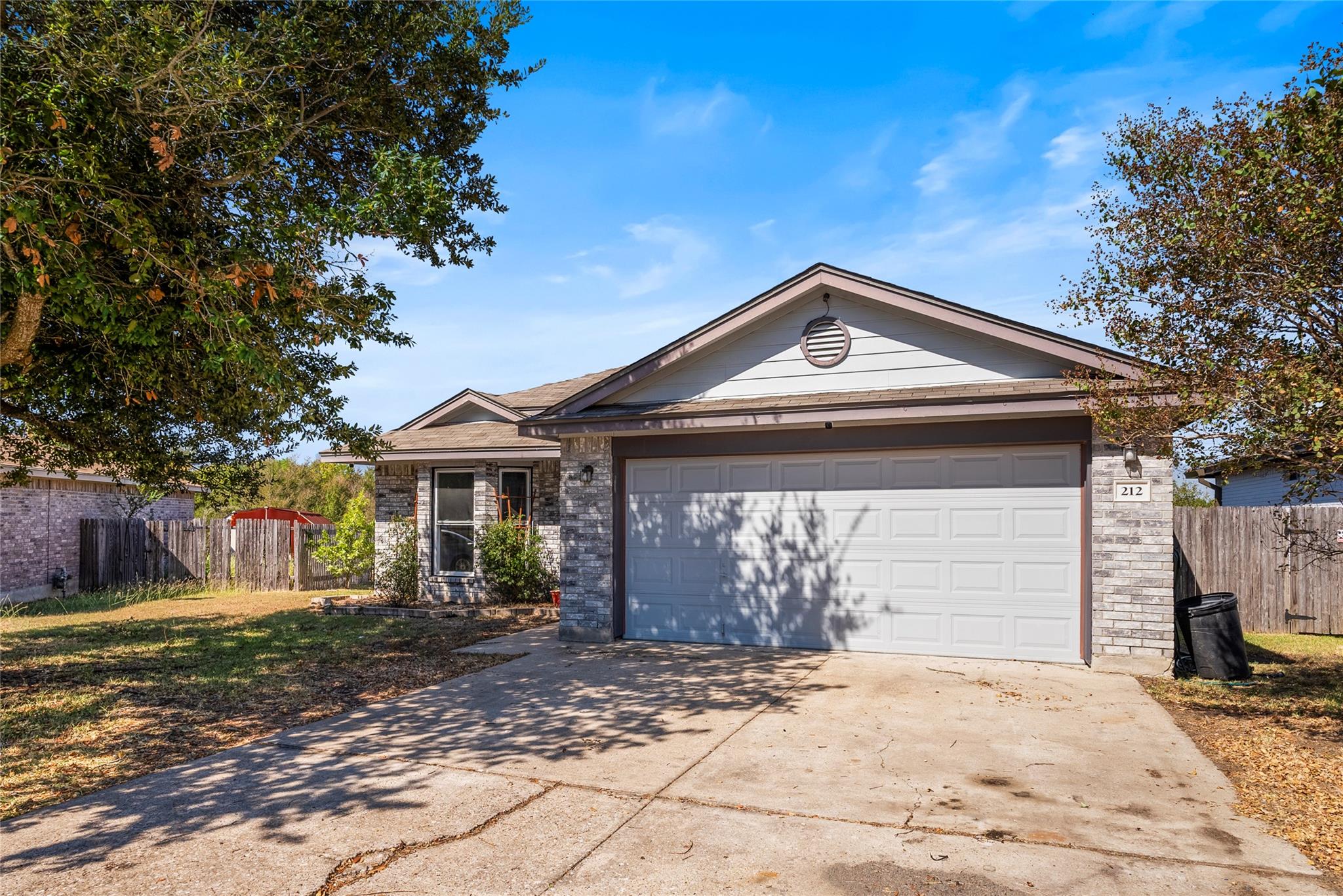 212 Valley Run Trl, Elgin, TX 78621