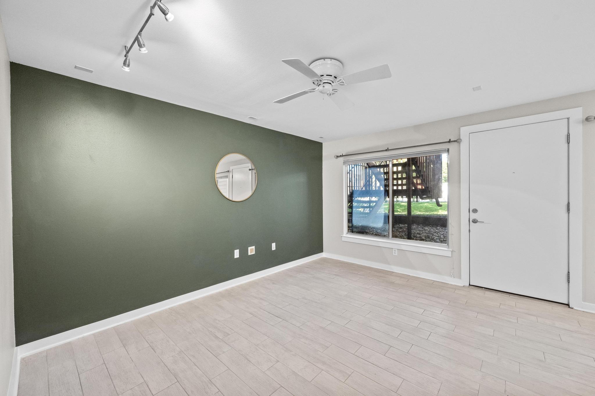 2200 Dickson Dr # 113, Austin, TX 78704