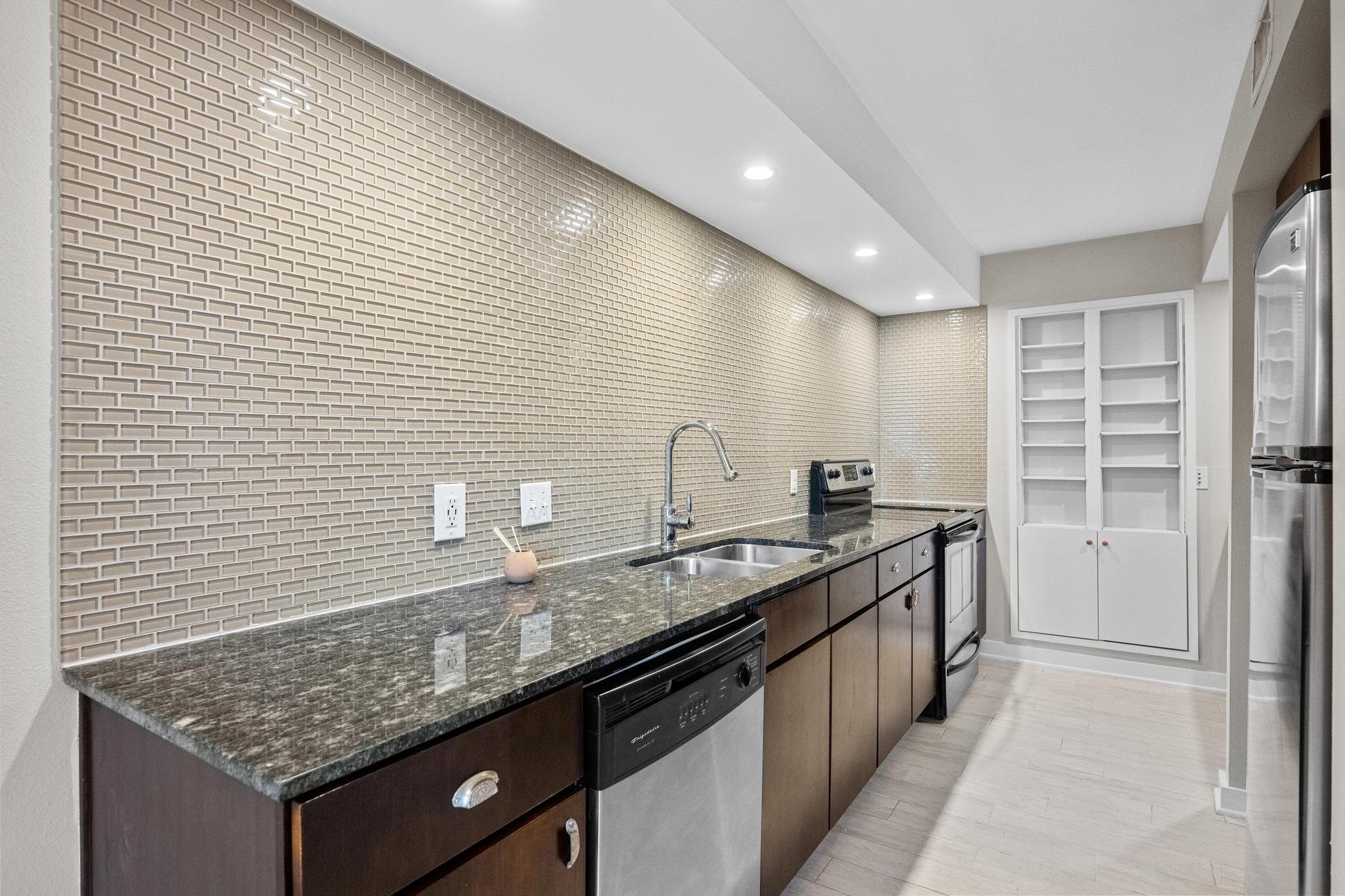 2200 Dickson Dr # 113, Austin, TX 78704