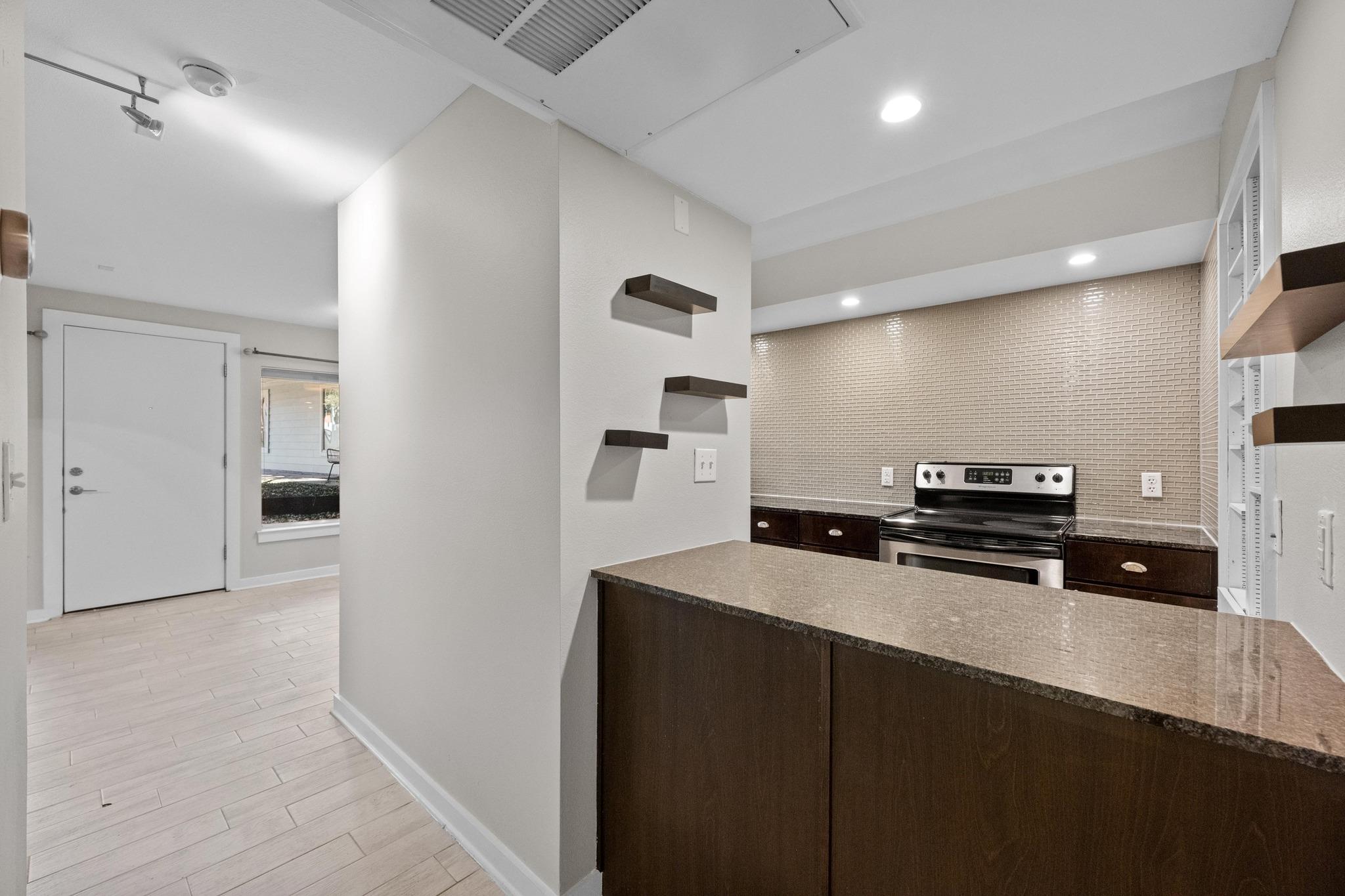 2200 Dickson Dr # 113, Austin, TX 78704