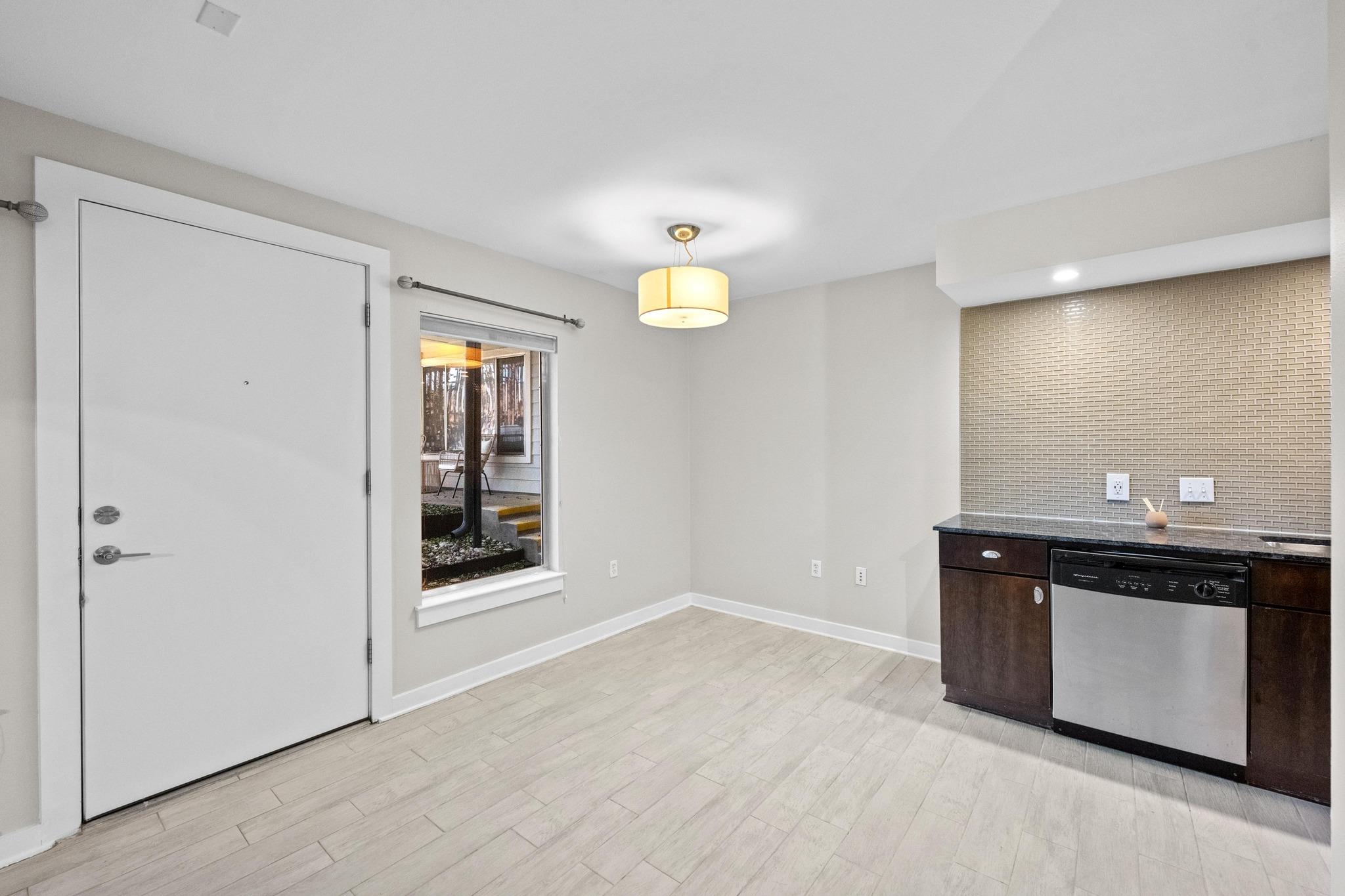 2200 Dickson Dr # 113, Austin, TX 78704