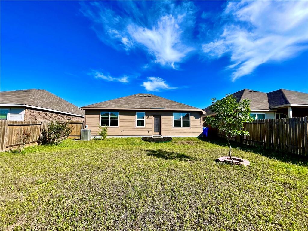 19616 Smith Gin St, Manor, TX 78653