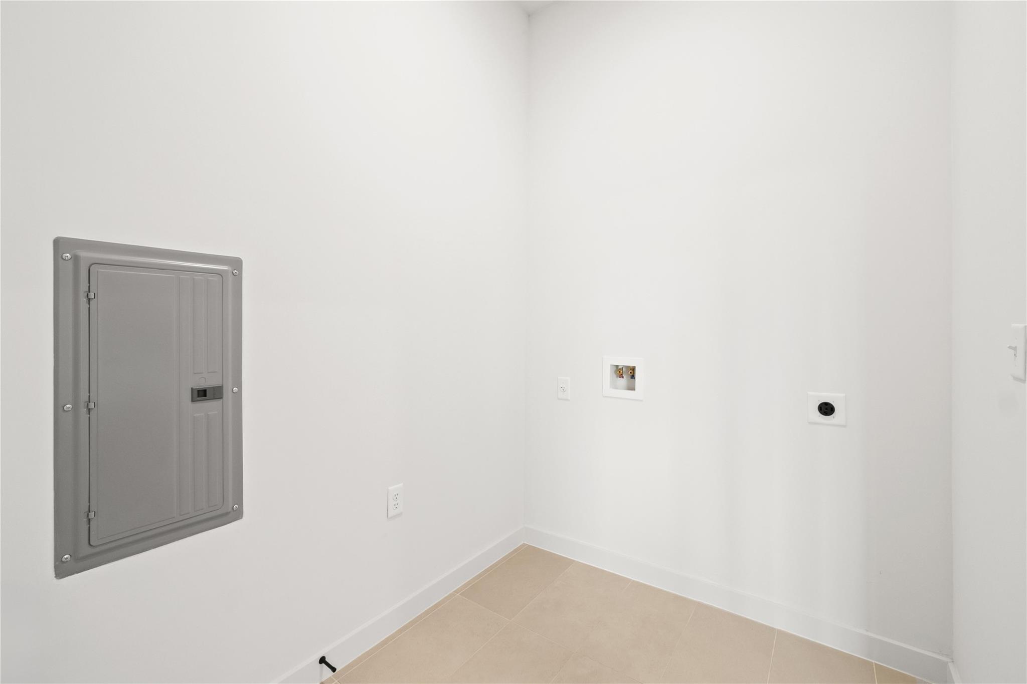 2209 S 1st St # 403, Austin, TX 78704