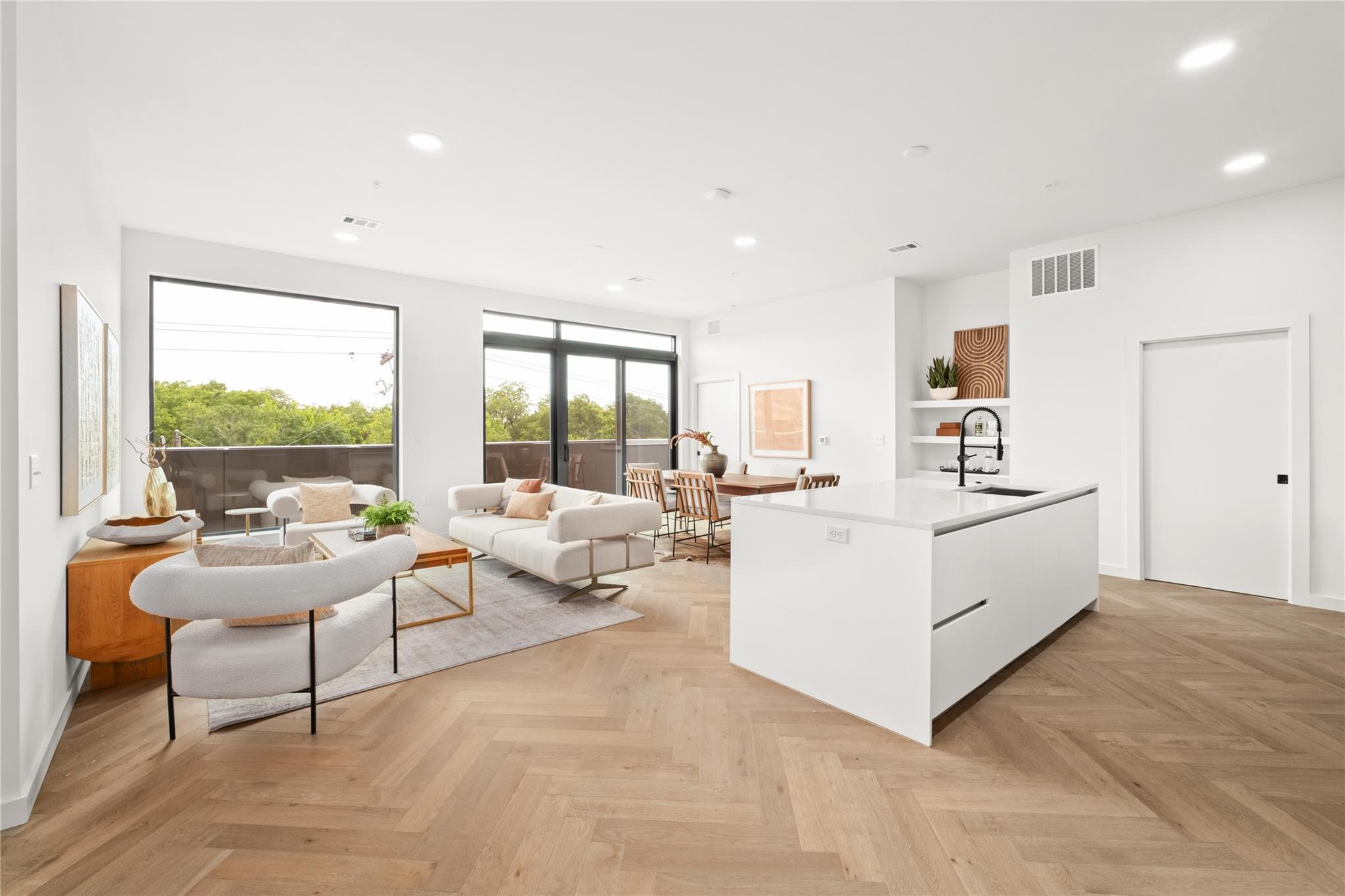 2209 S 1st St # 403, Austin, TX 78704