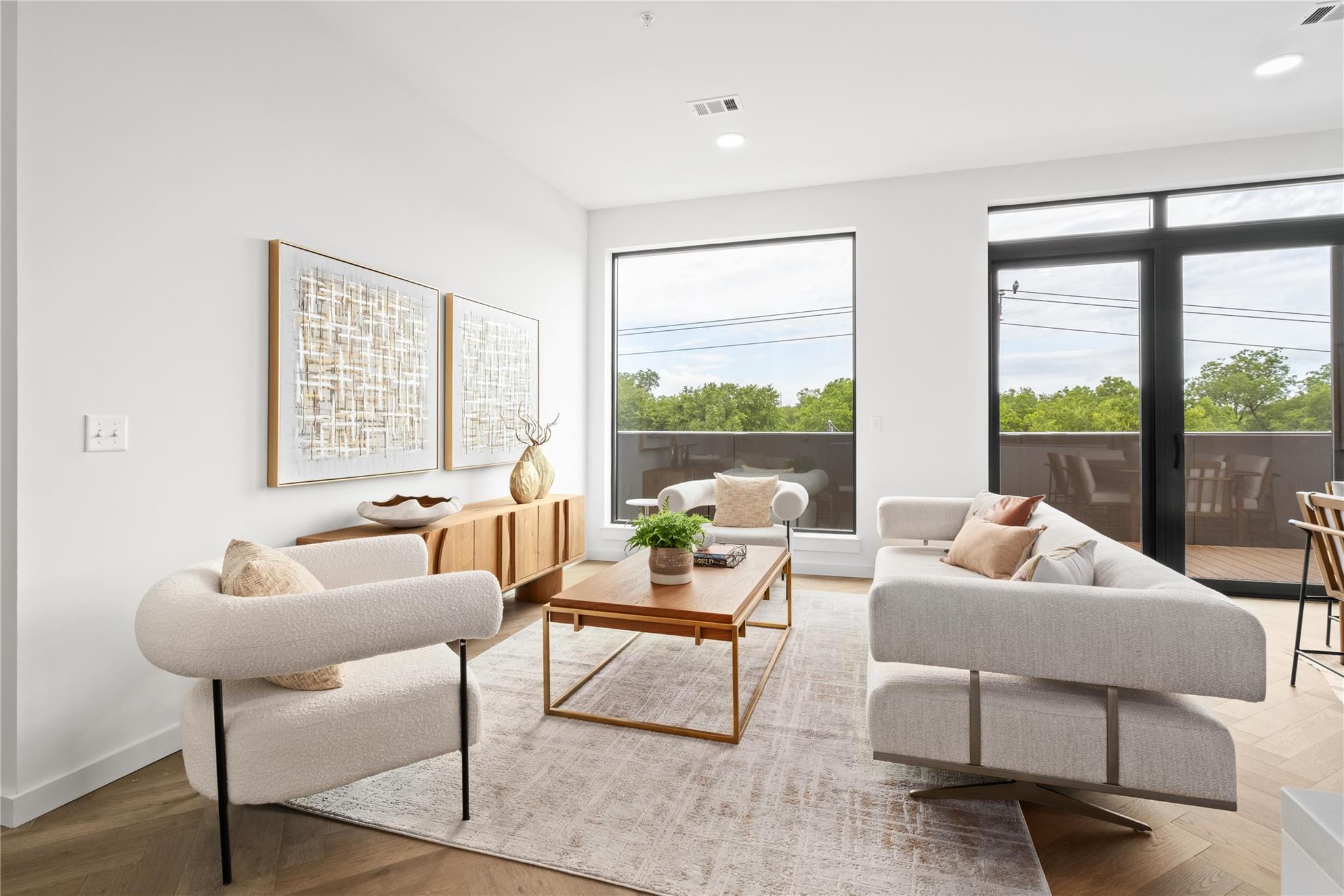 2209 S 1st St # 403, Austin, TX 78704