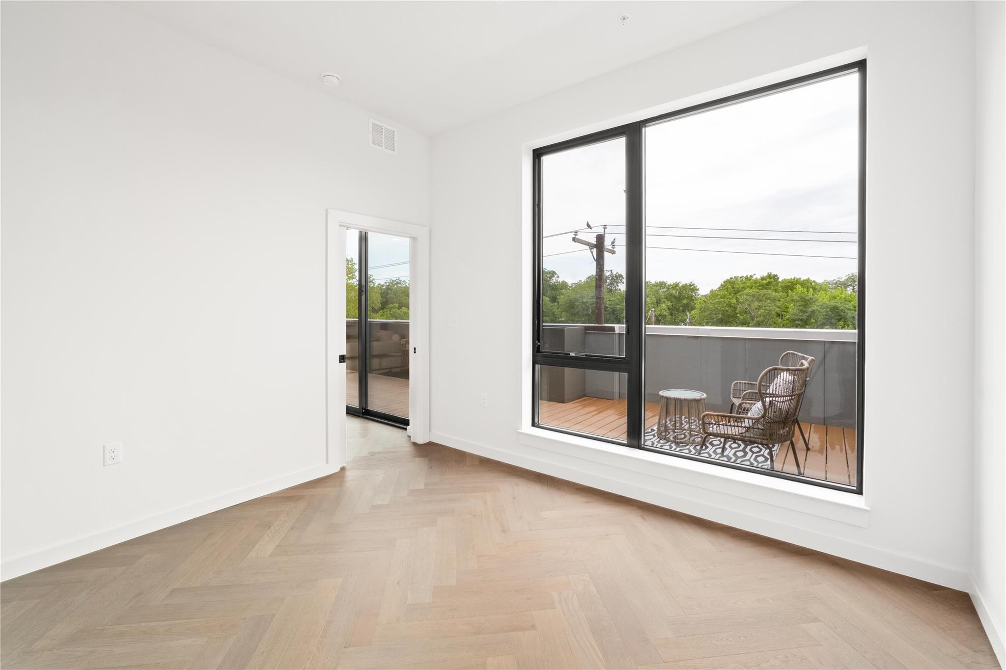 2209 S 1st St # 403, Austin, TX 78704