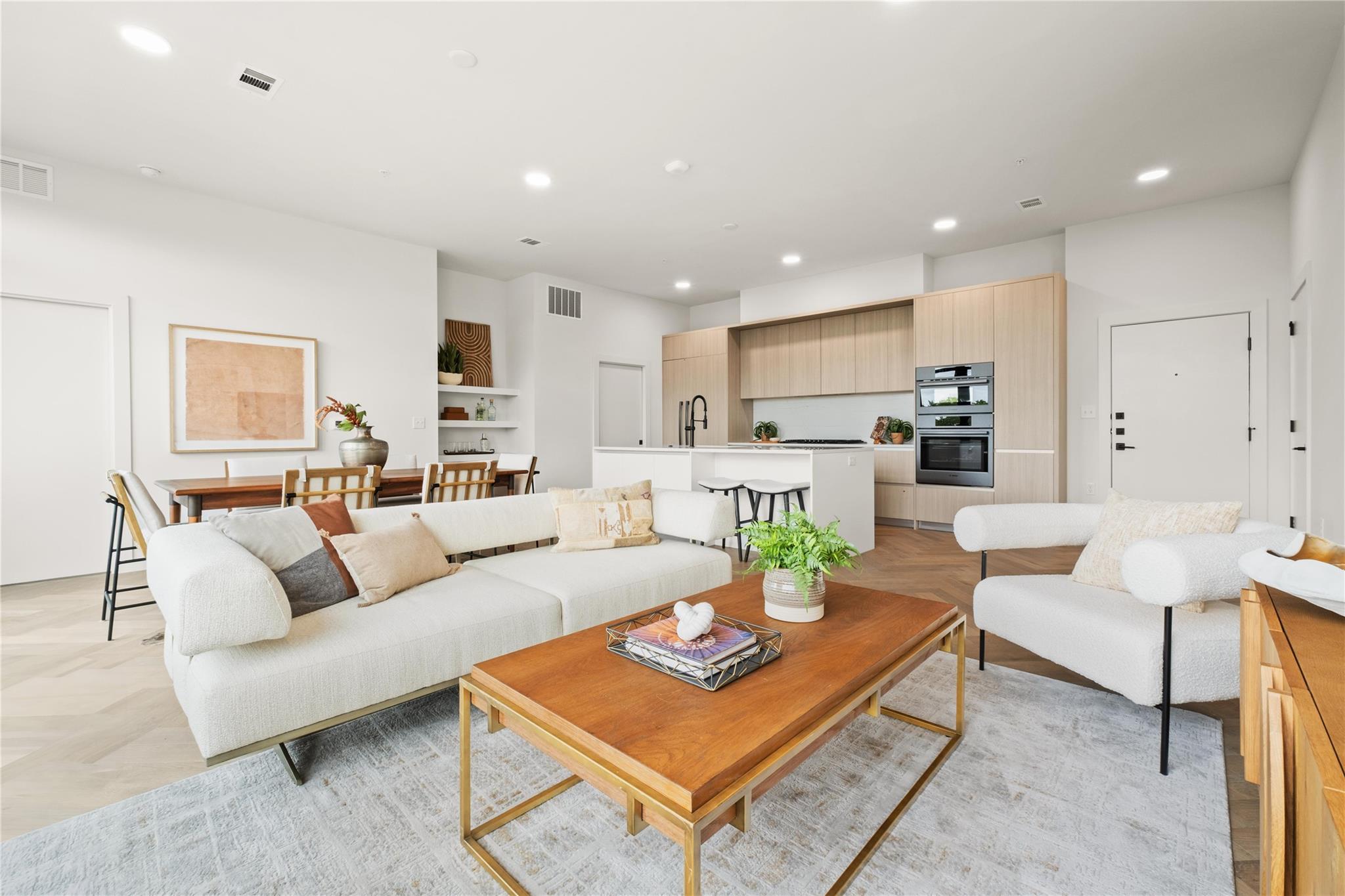 2209 S 1st St # 403, Austin, TX 78704