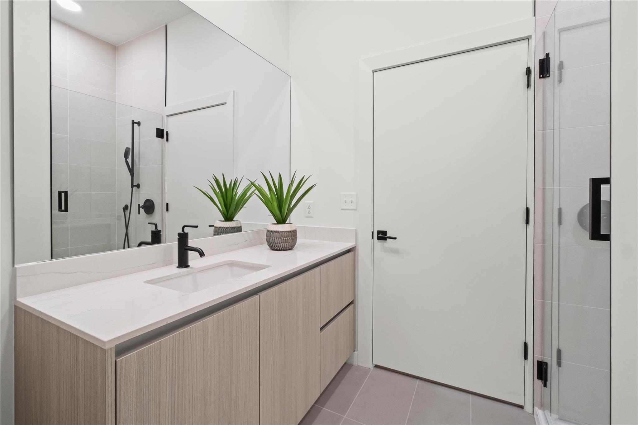 2209 S 1st St # 403, Austin, TX 78704