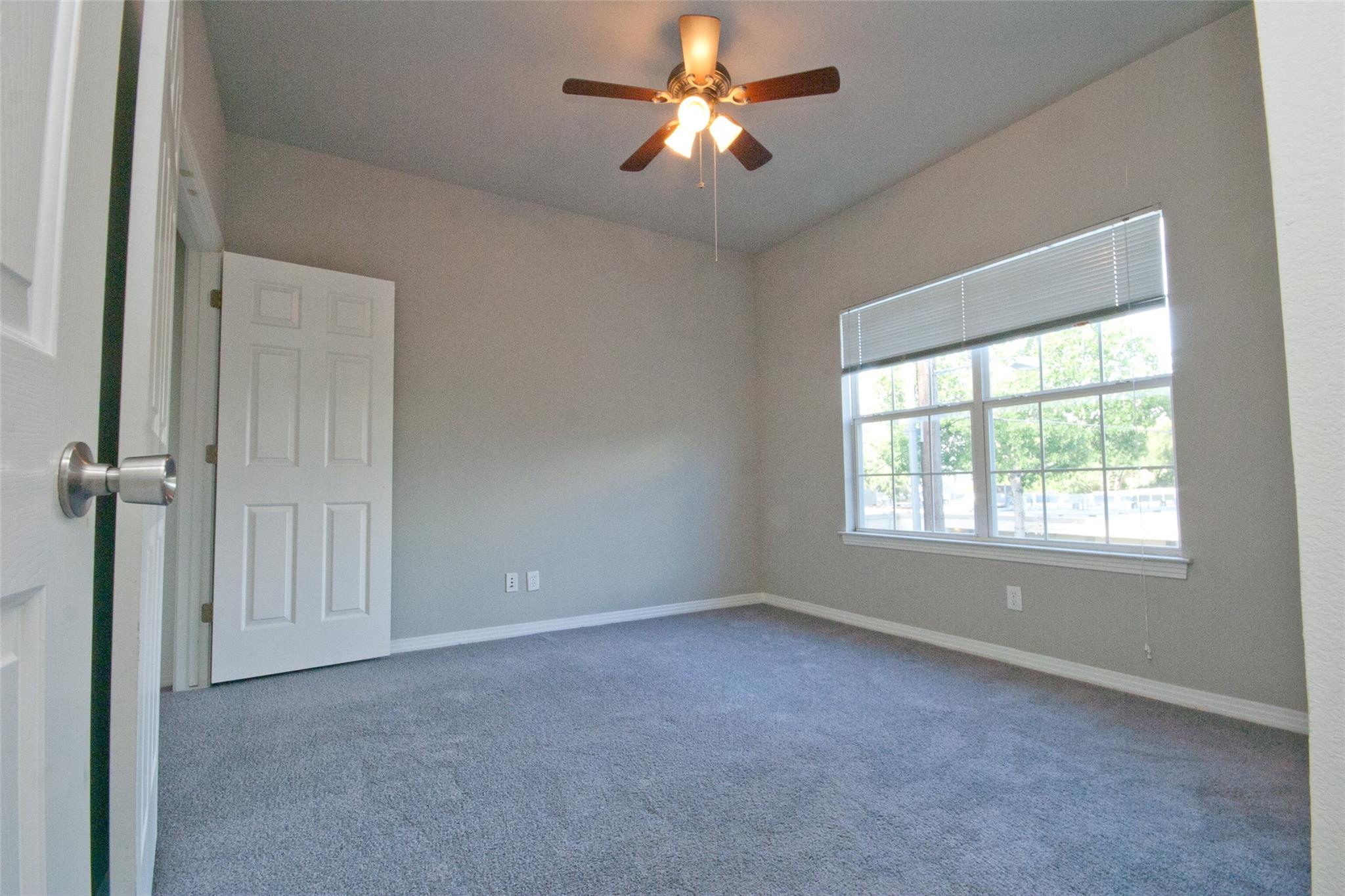 2410 Leon St # 201, Austin, TX 78705