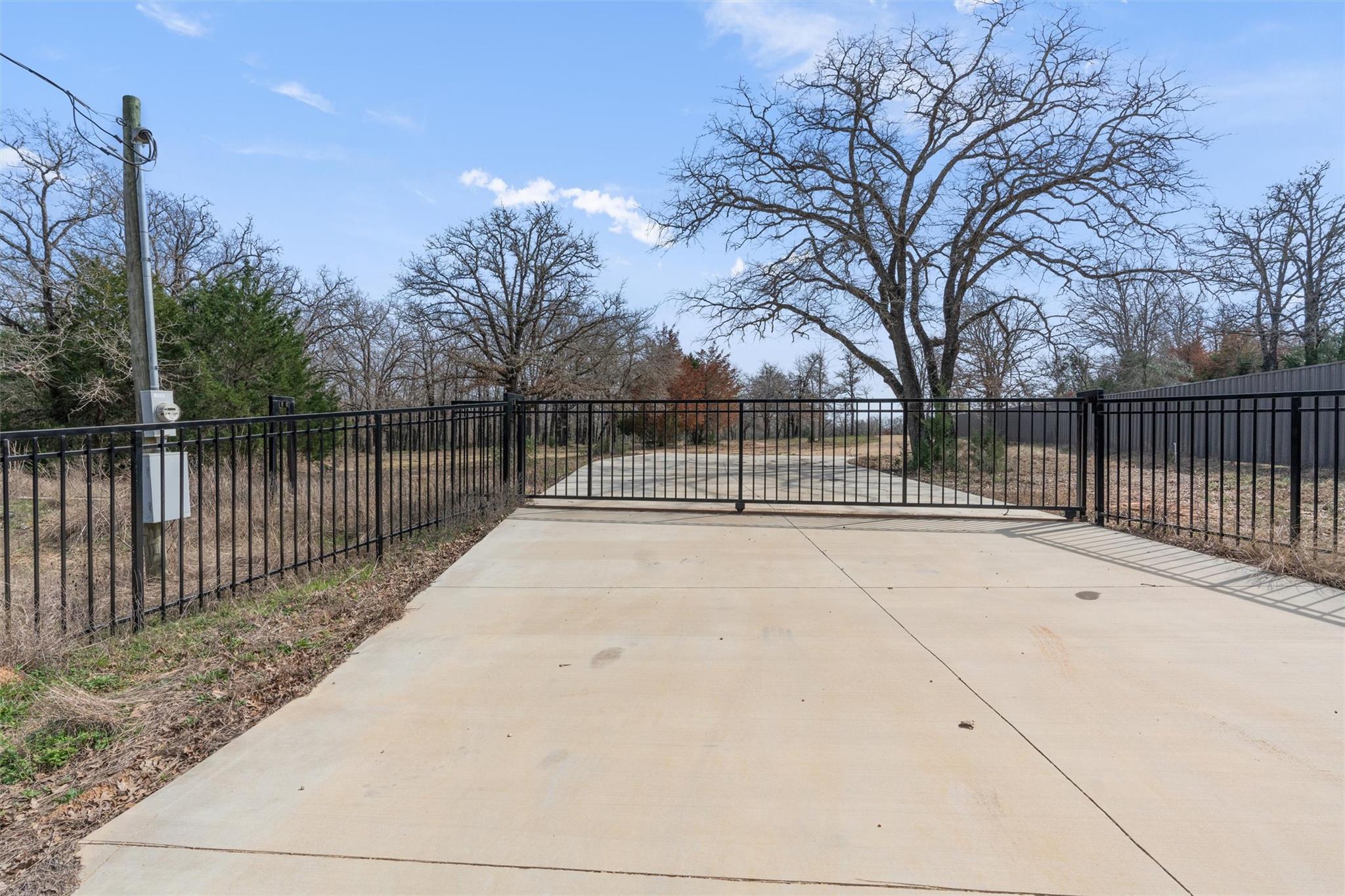 974 County Road 319, Rockdale, TX 76567