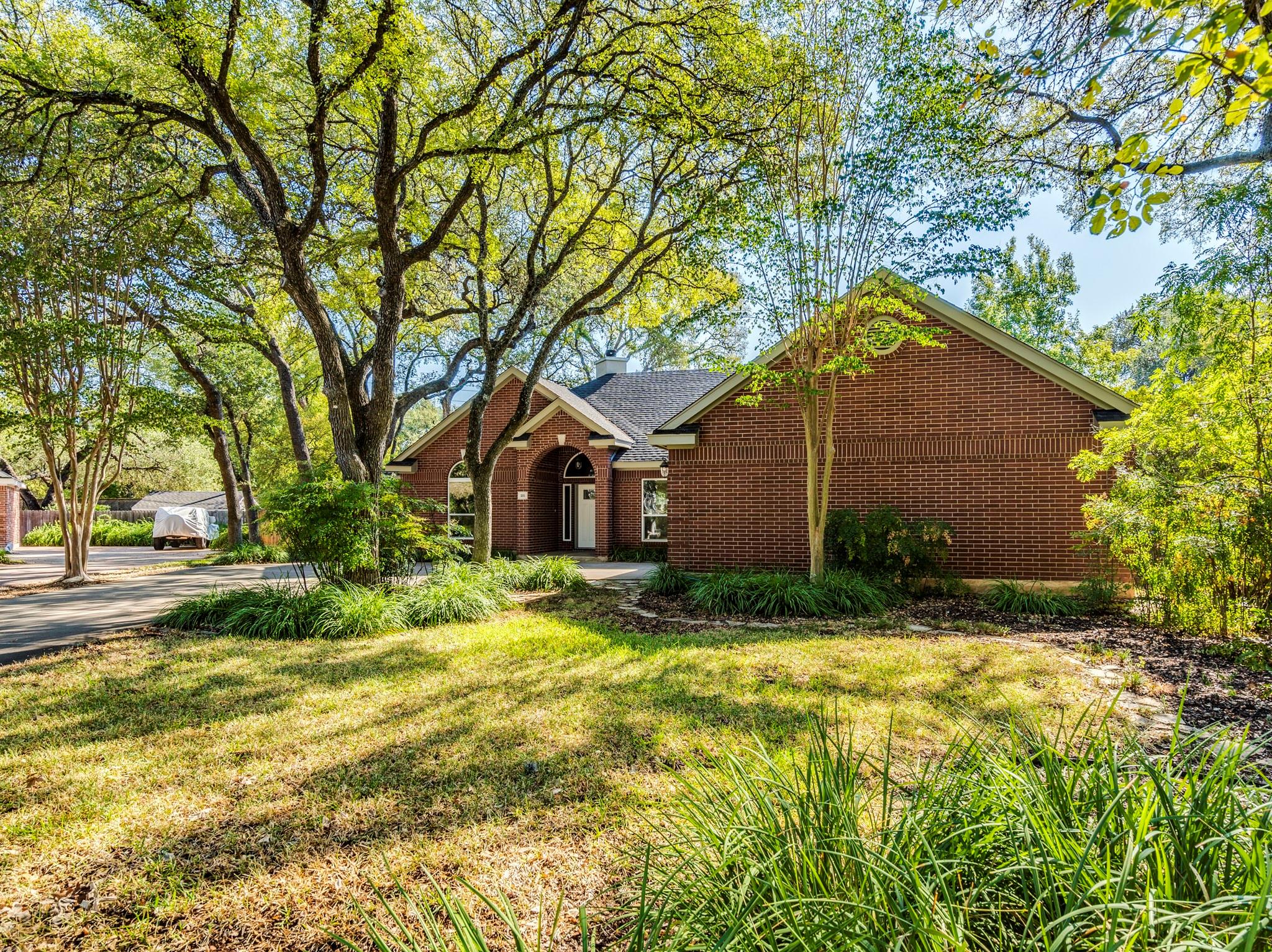 201 Dewberry Cv, Buda, TX 78610