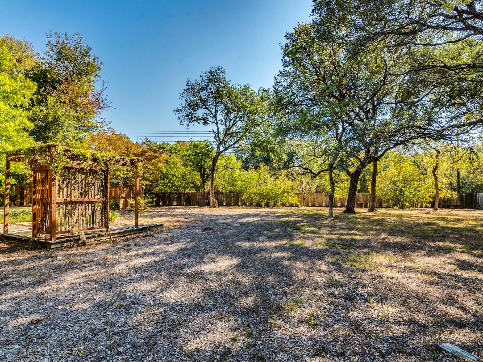 201 Dewberry Cv, Buda, TX 78610