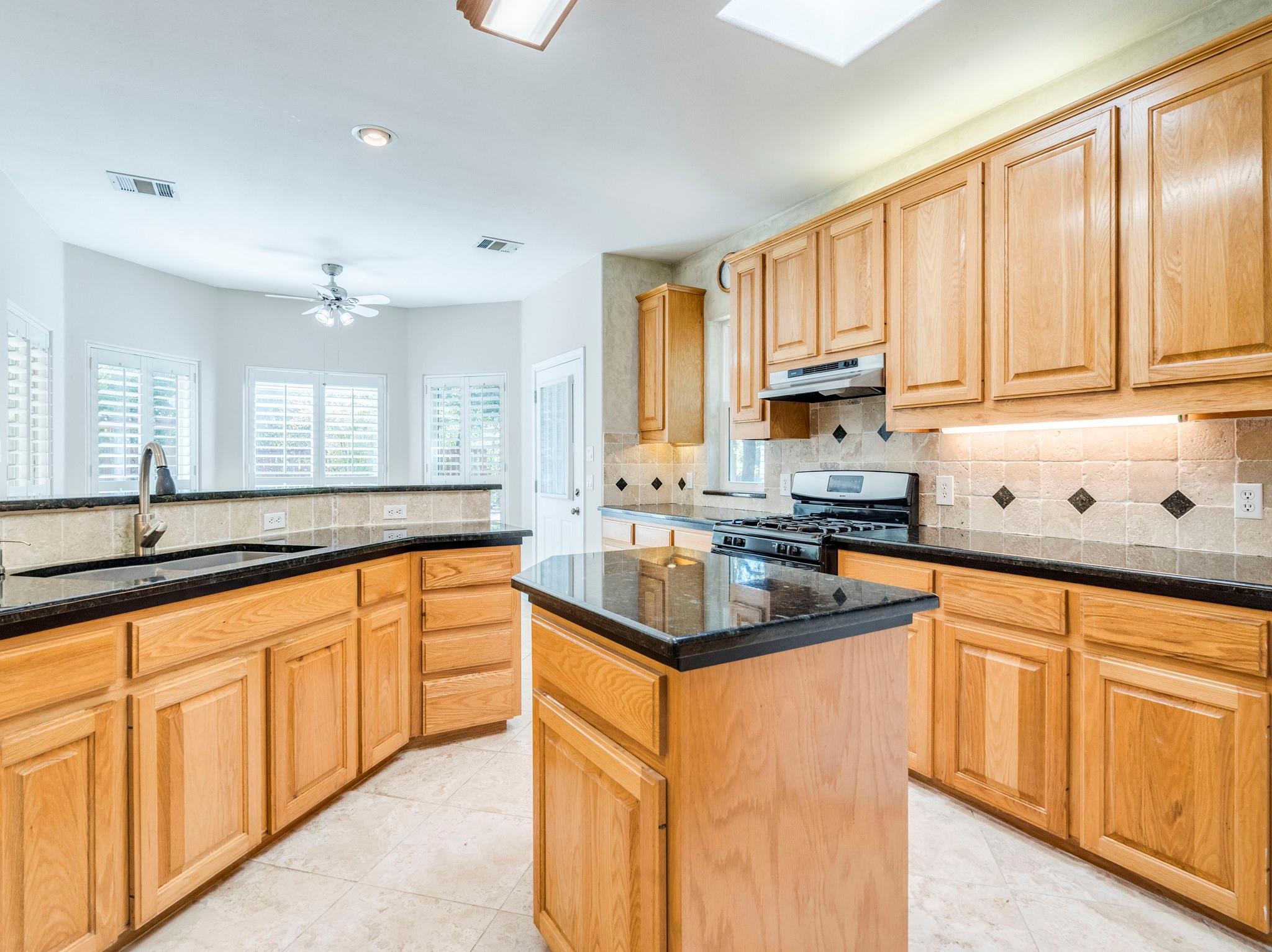 201 Dewberry Cv, Buda, TX 78610