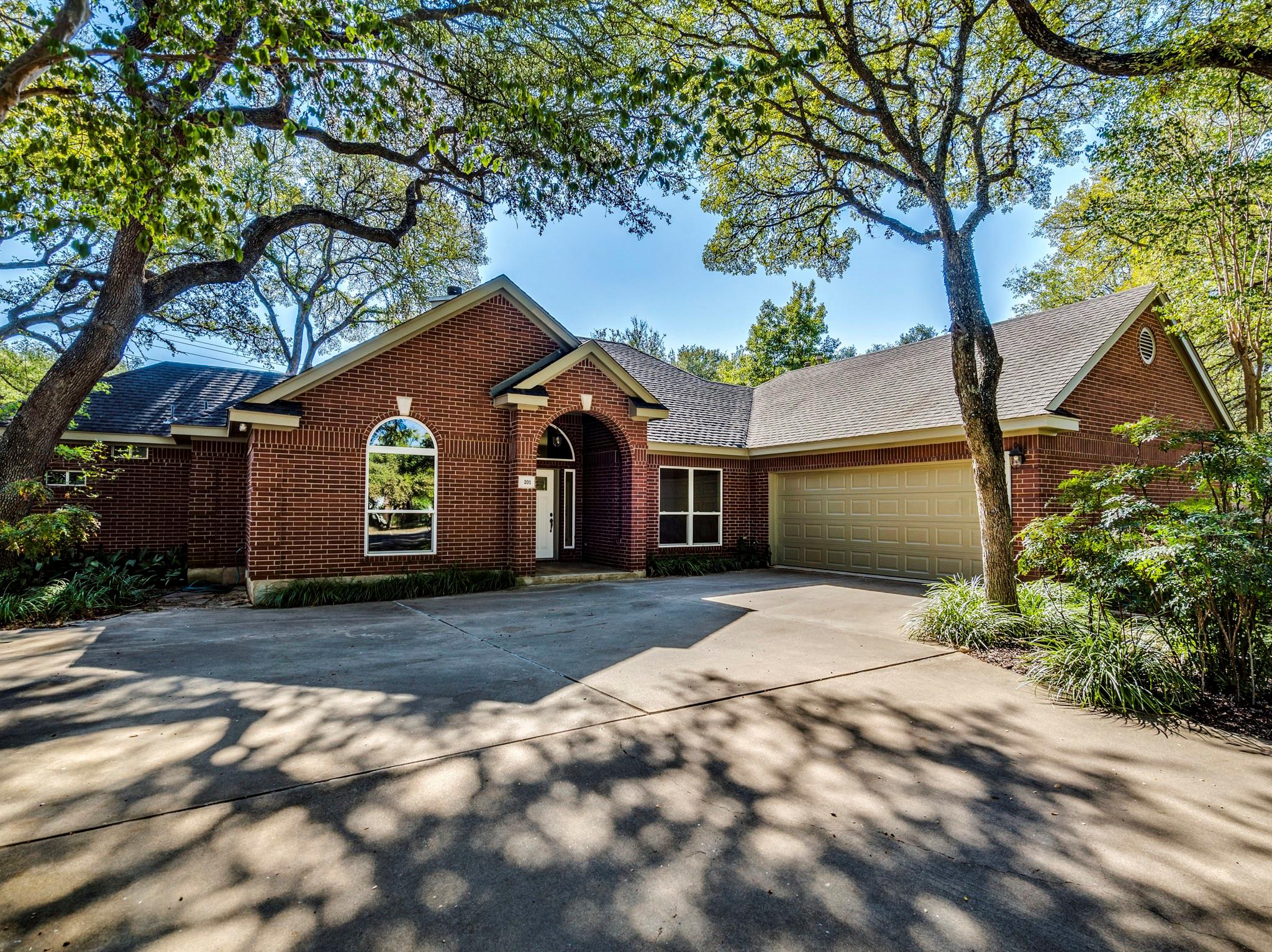 201 Dewberry Cv, Buda, TX 78610
