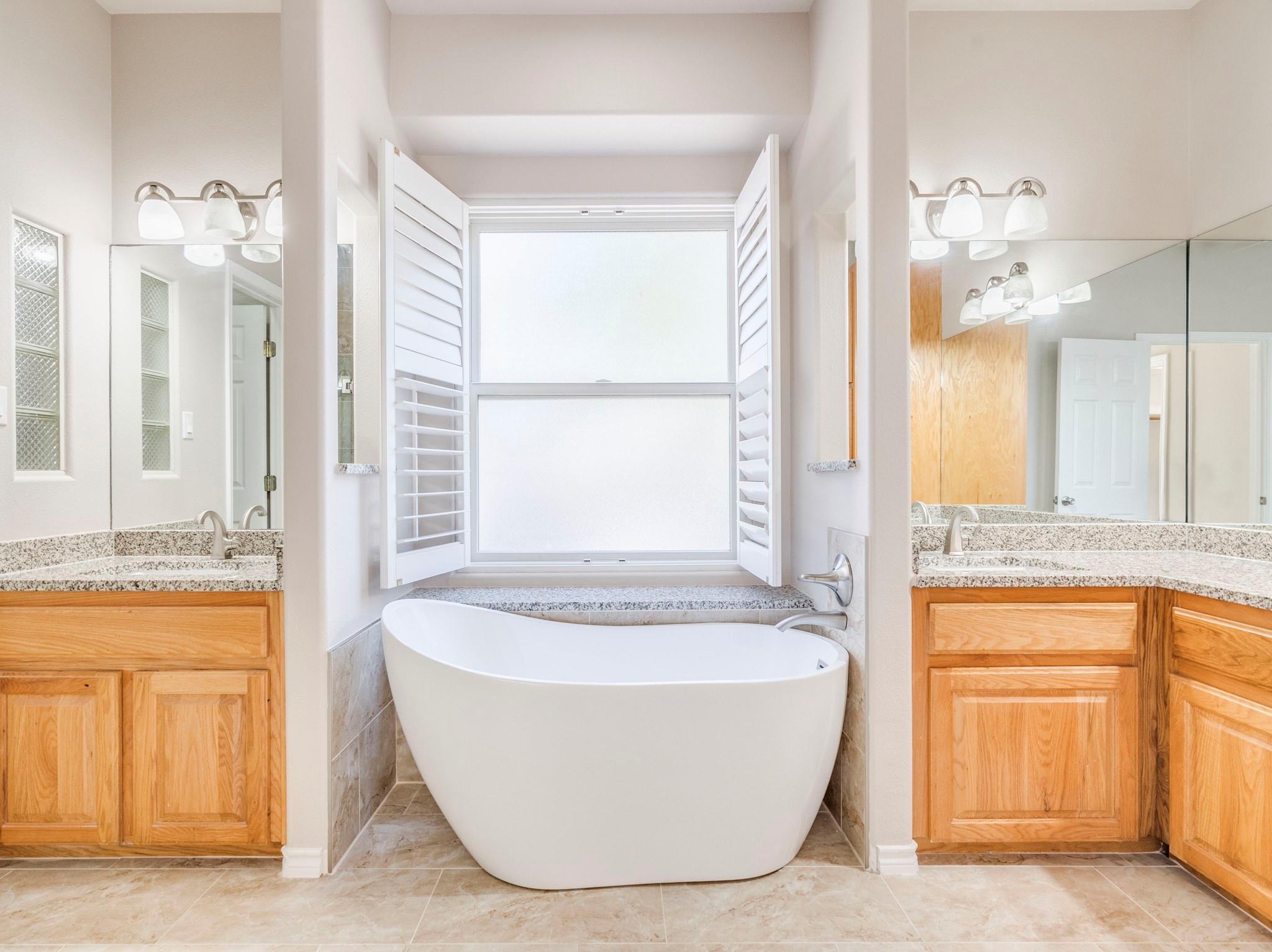 201 Dewberry Cv, Buda, TX 78610