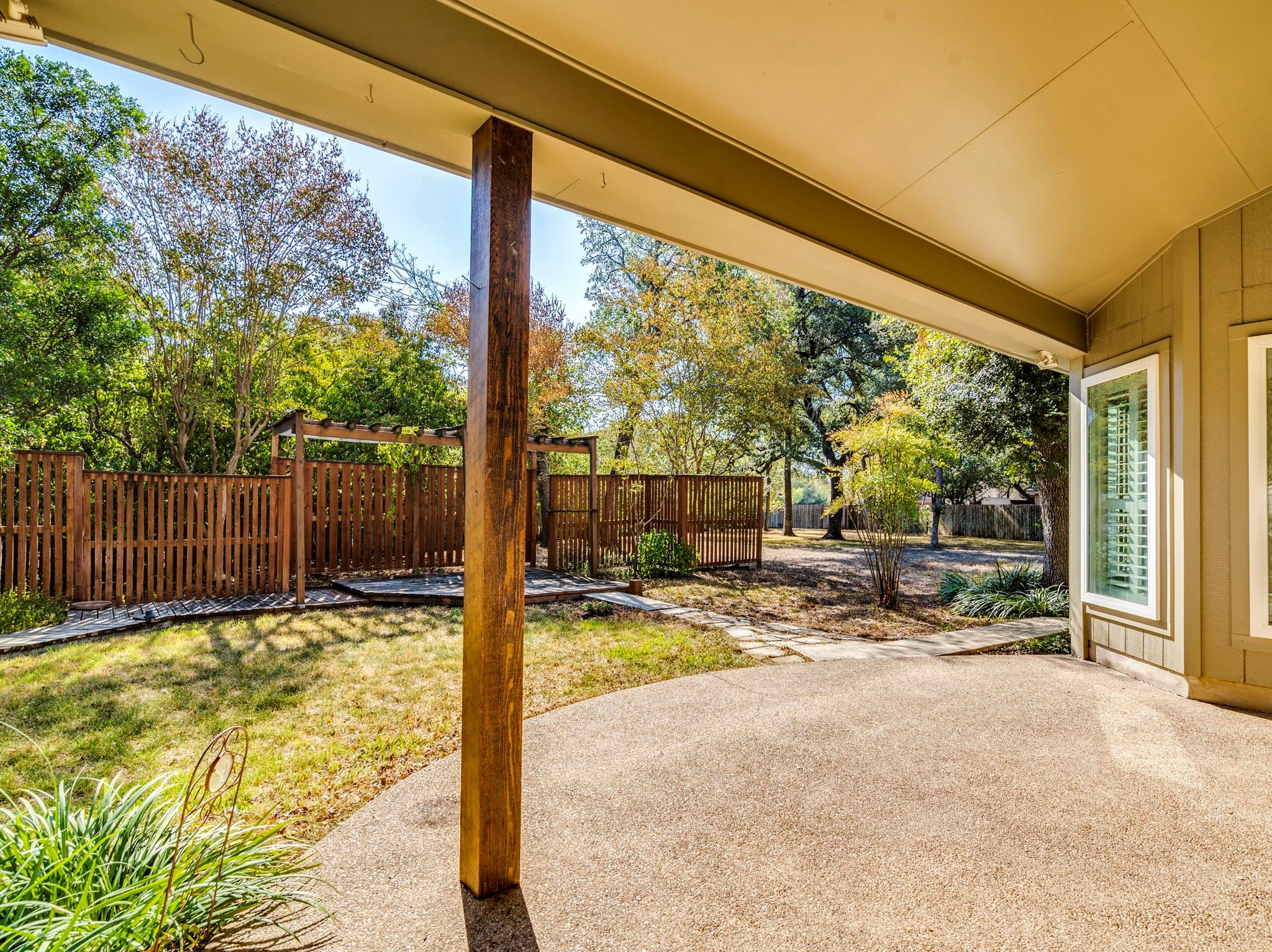 201 Dewberry Cv, Buda, TX 78610