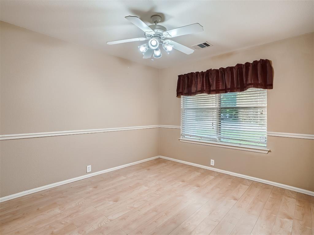 215 Spruce Dr, Kyle, TX 78640