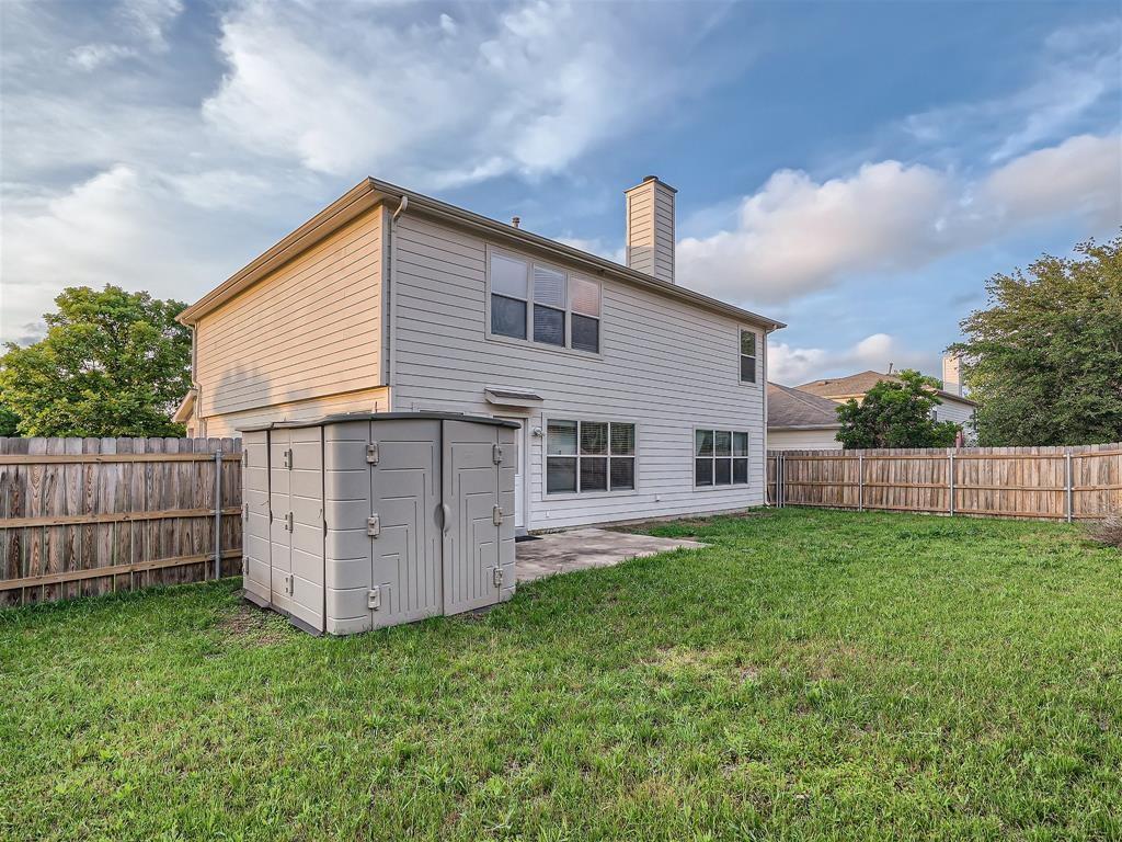 215 Spruce Dr, Kyle, TX 78640