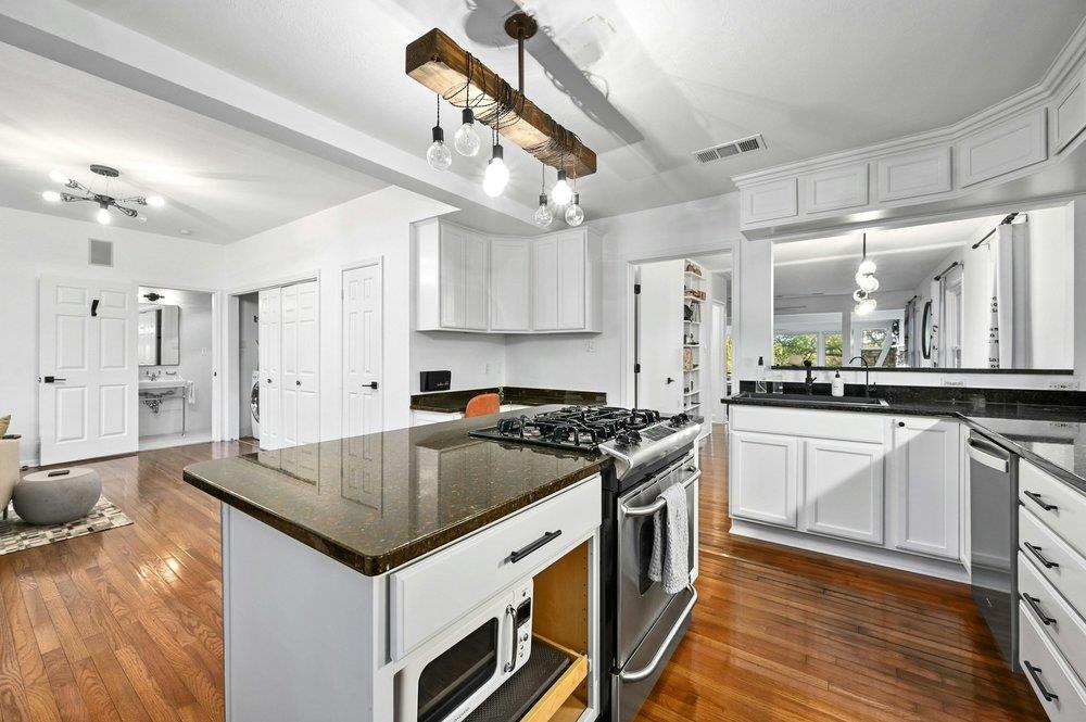 525 Barton Blvd, Austin, TX 78704