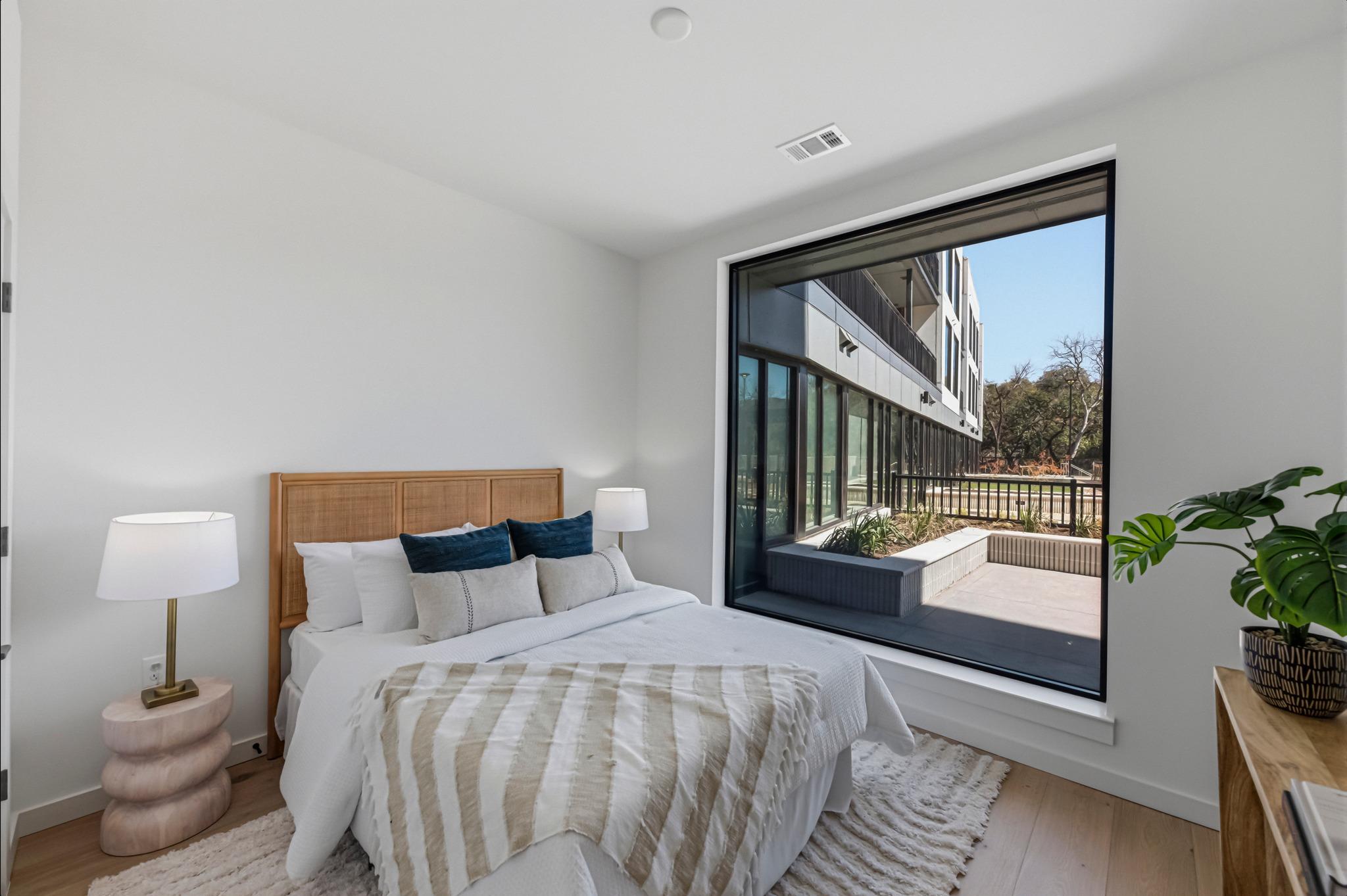 2209 S 1st St # 122, Austin, TX 78704