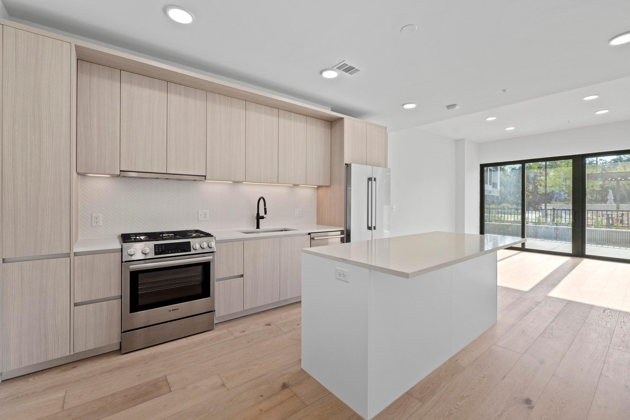 2209 S 1st St # 122, Austin, TX 78704