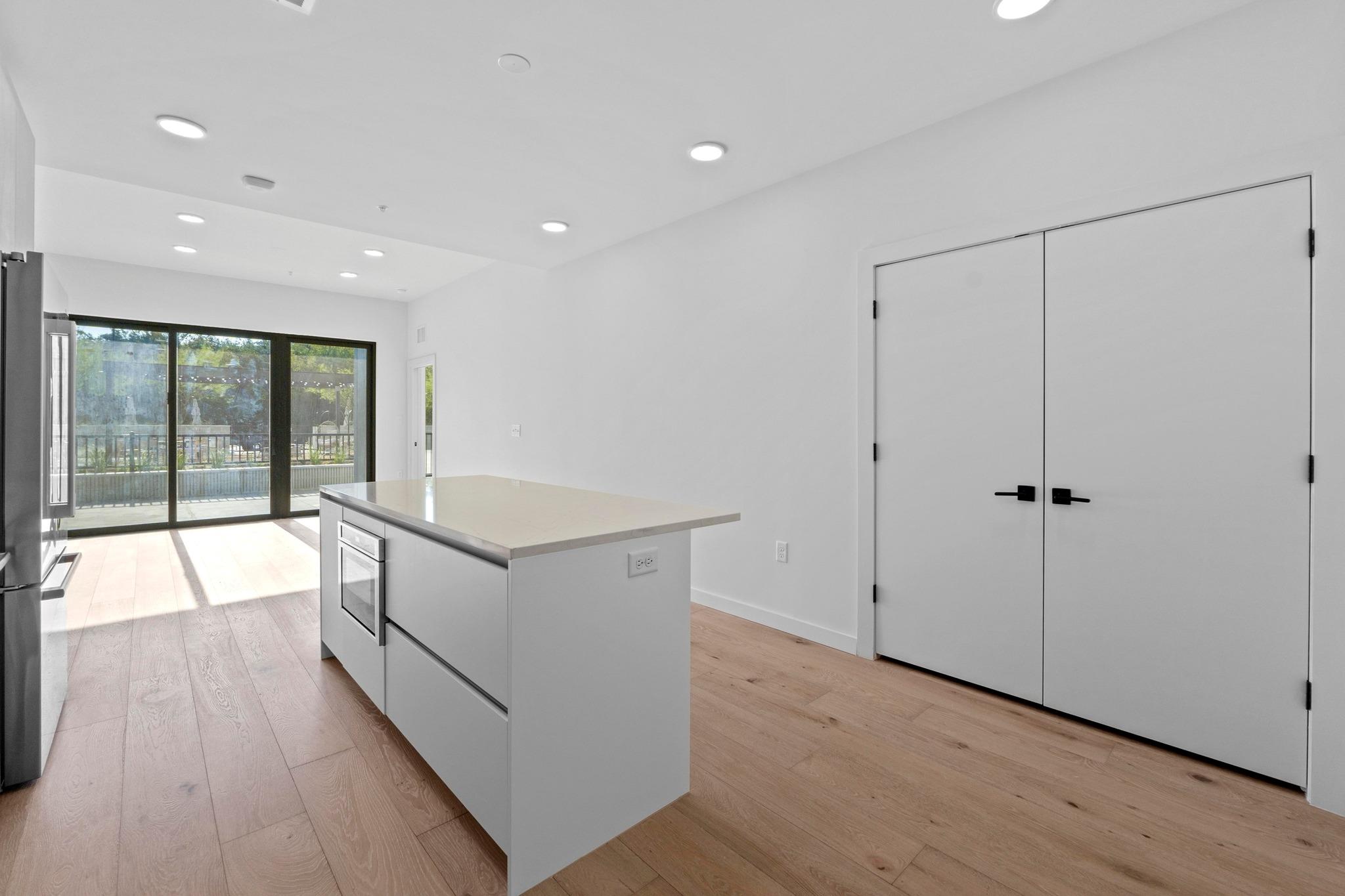 2209 S 1st St # 122, Austin, TX 78704