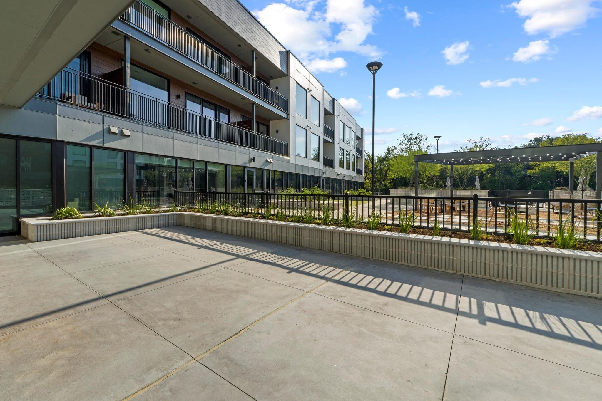 2209 S 1st St # 122, Austin, TX 78704