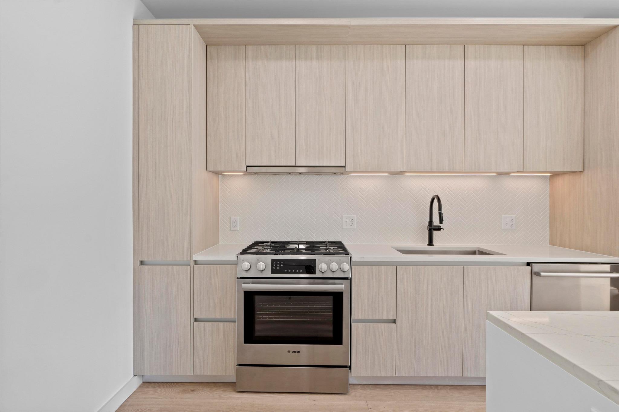 2209 S 1st St # 122, Austin, TX 78704