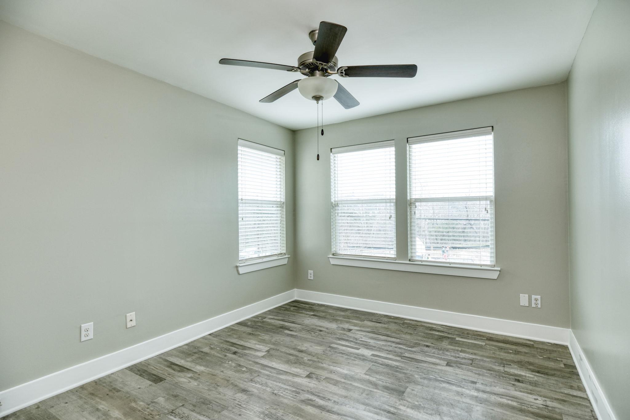 605 Pecan Ave # 3, Round Rock, TX 78664