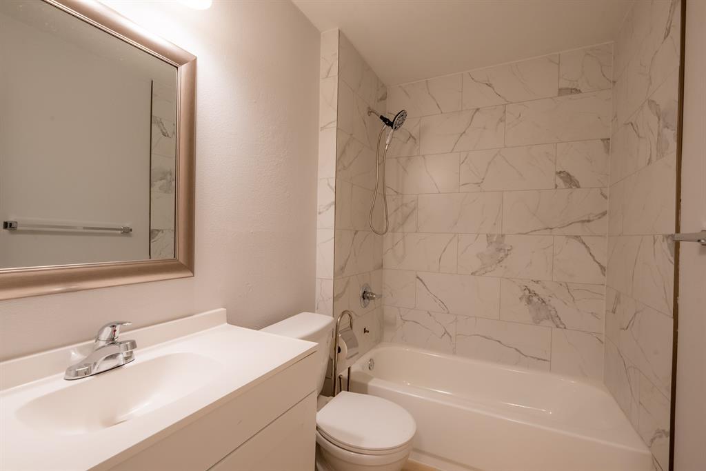 8708 PINERIDGE Dr # A, Austin, TX 78729