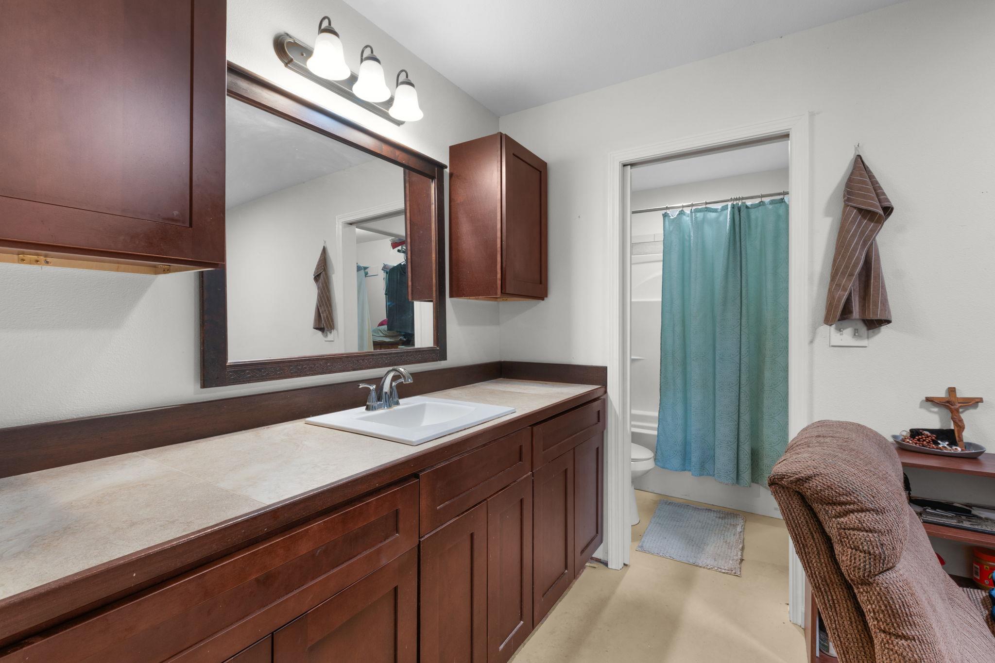 211 Crestview, Burnet, TX 78611