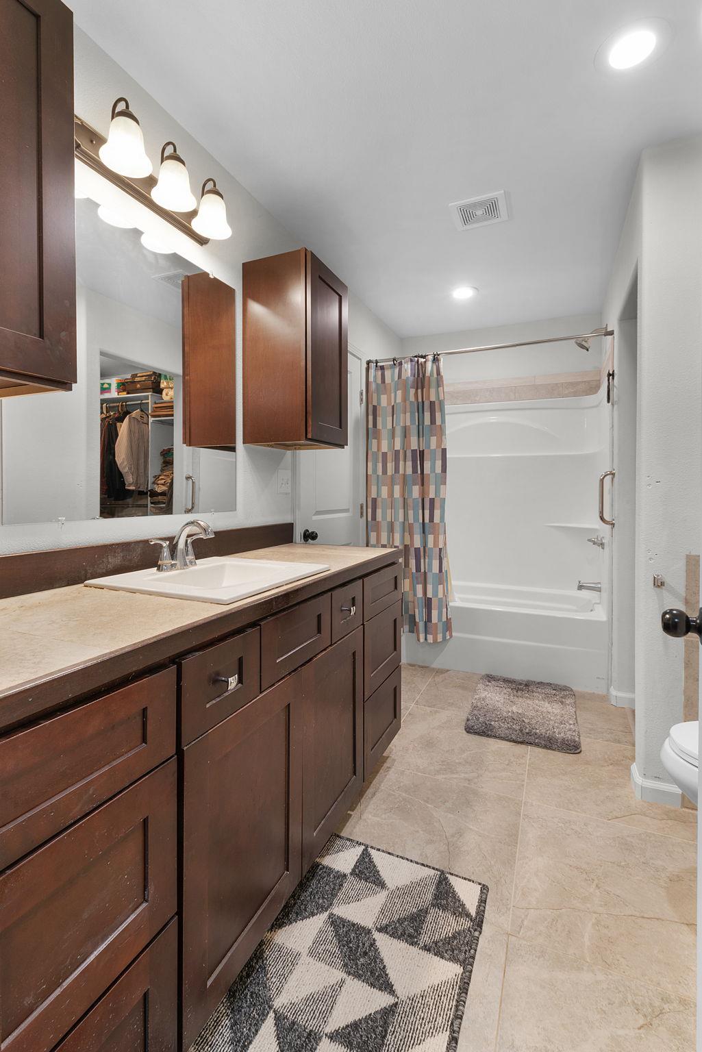 211 Crestview, Burnet, TX 78611