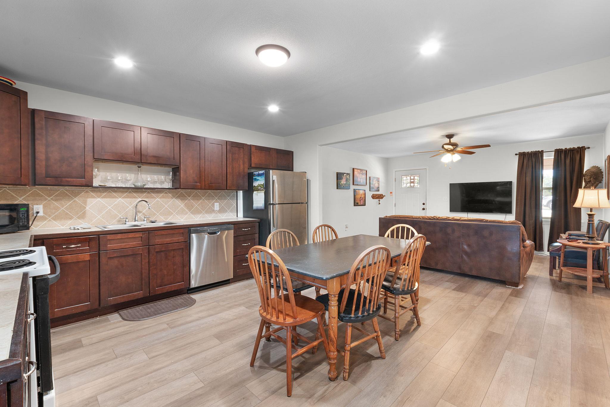 211 Crestview, Burnet, TX 78611