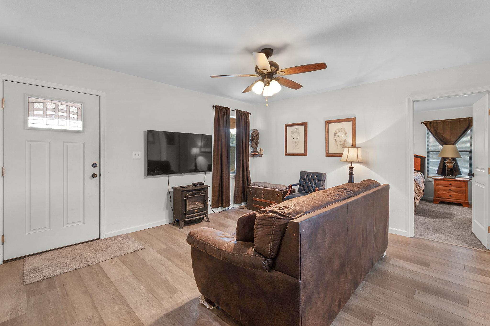 211 Crestview, Burnet, TX 78611