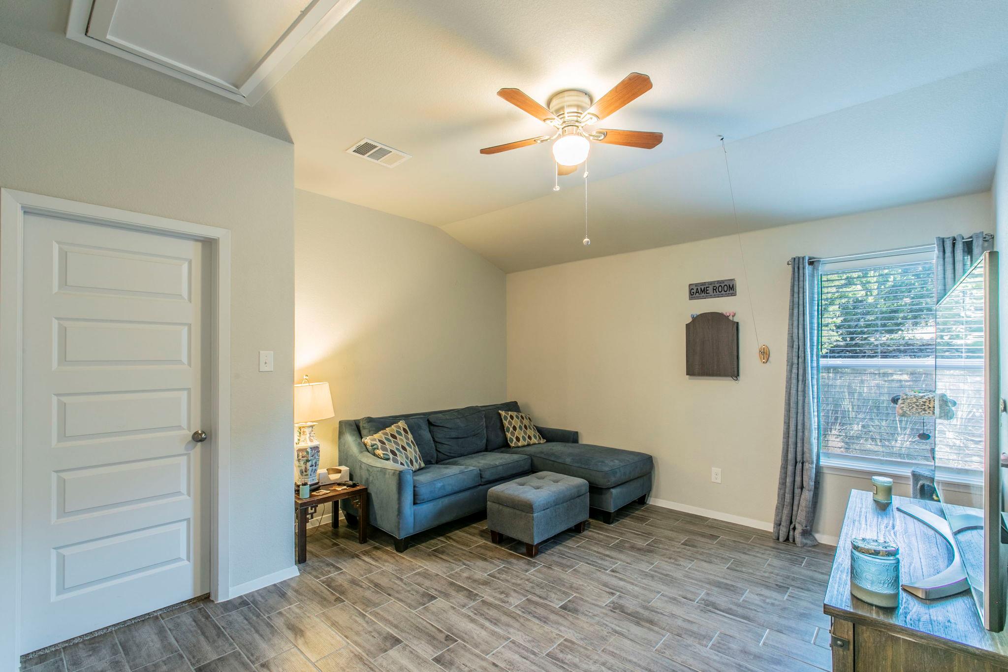 4202 Glendale Ln, Lago Vista, TX 78645