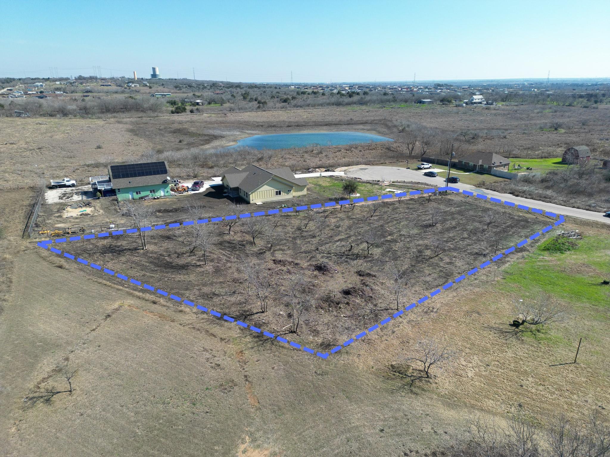 433 E Ridge Ln, Niederwald, TX 78640