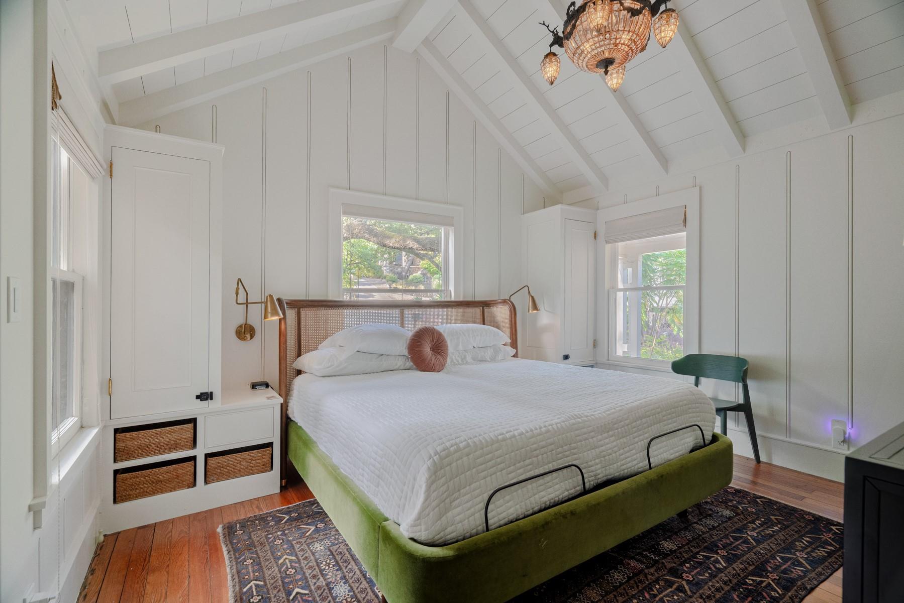 904 Avondale Rd, Austin, TX 78704