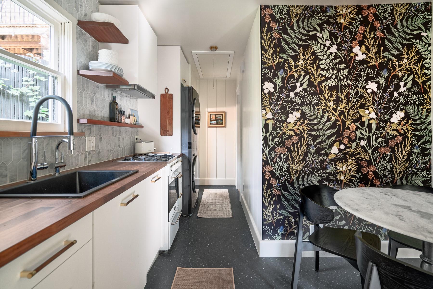 904 Avondale Rd, Austin, TX 78704