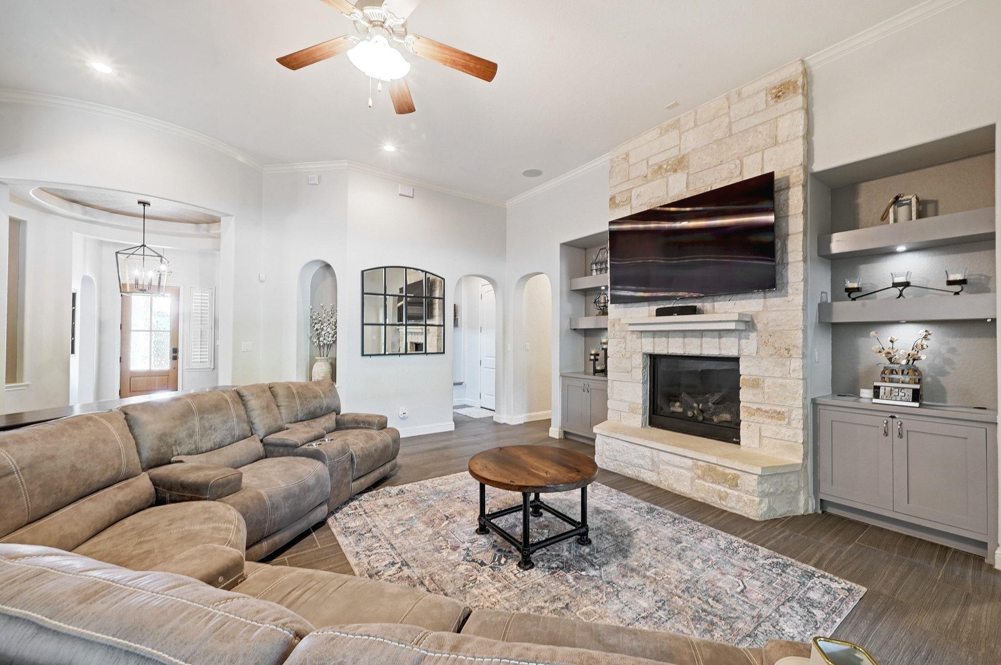 306 Swallowtail Dr, Austin, TX 78737