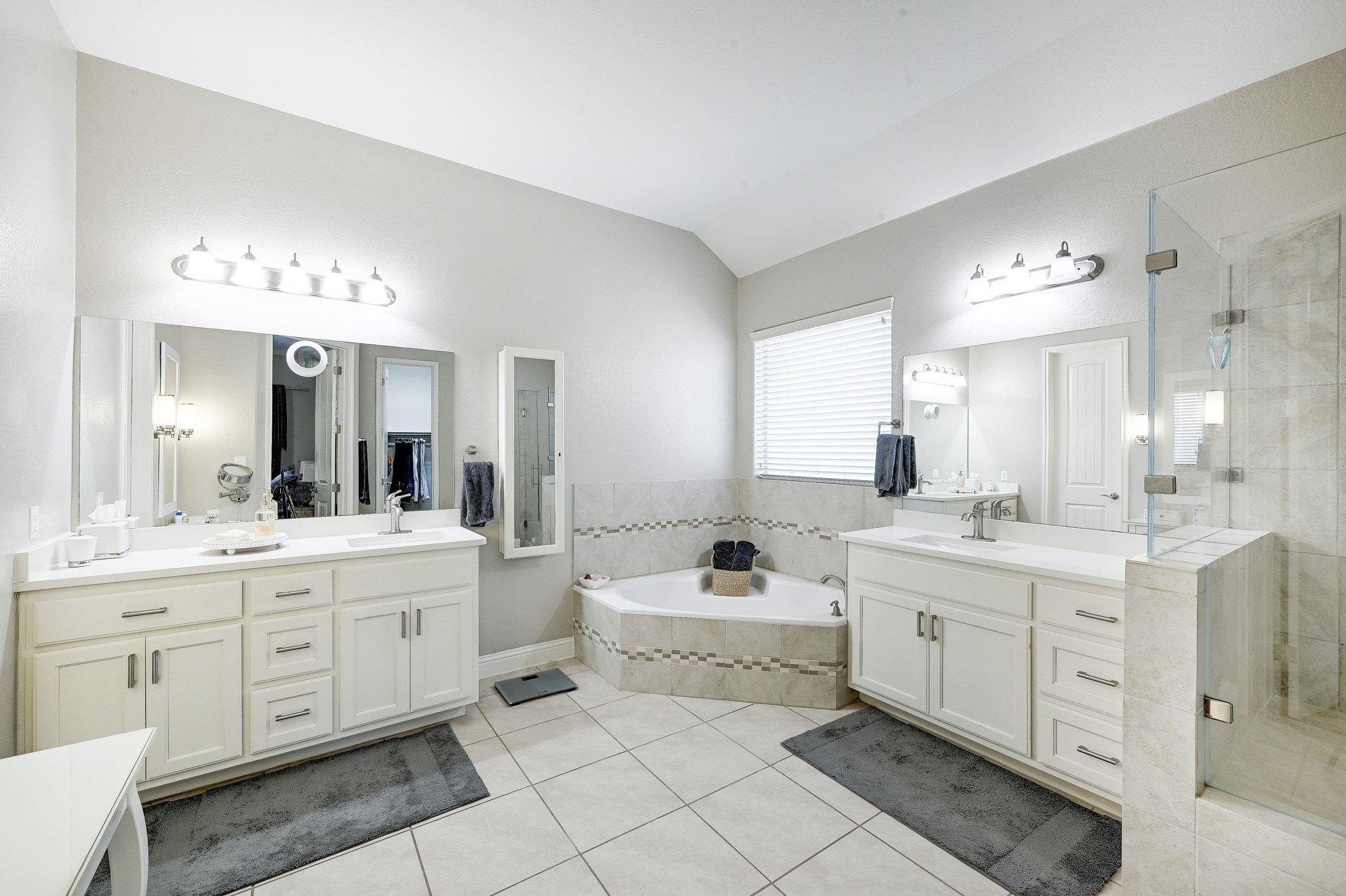 306 Swallowtail Dr, Austin, TX 78737